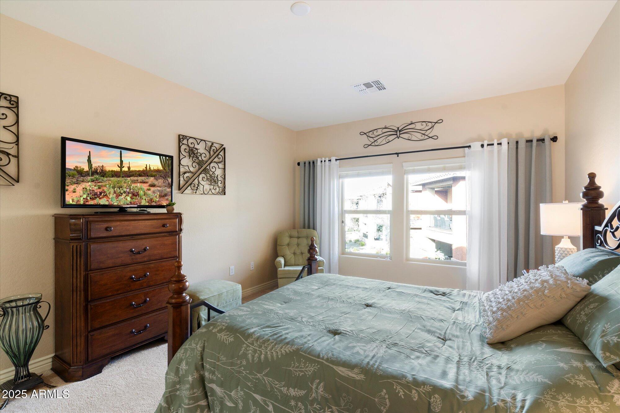 2425 W BRONCO BUTTE Trail # 2037