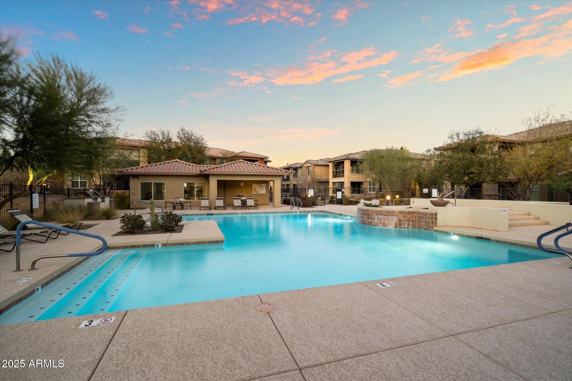 2425 W BRONCO BUTTE Trail # 2037