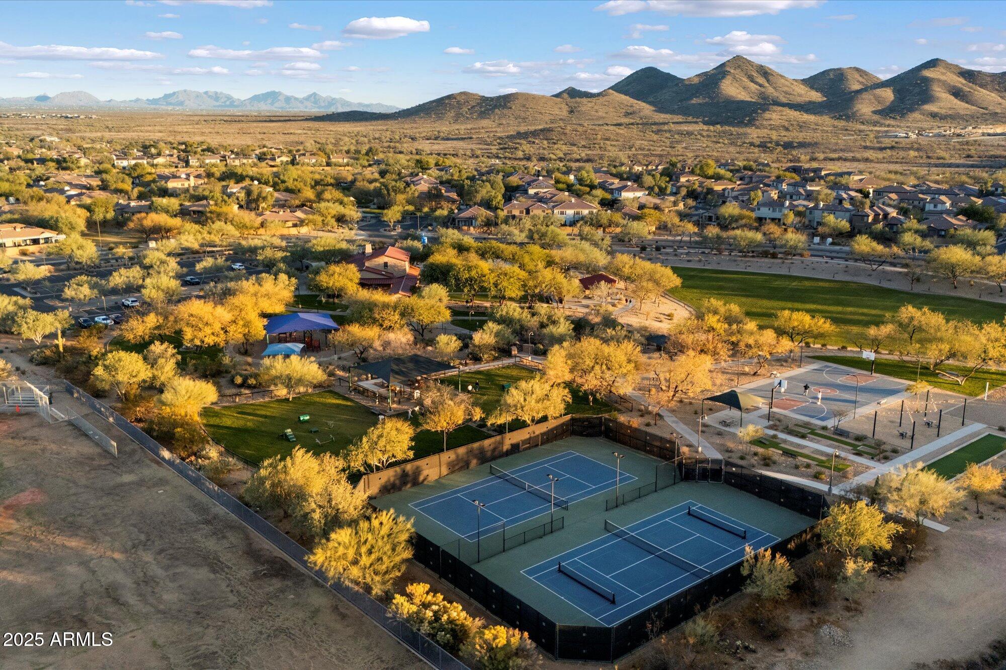 2425 W BRONCO BUTTE Trail # 2037
