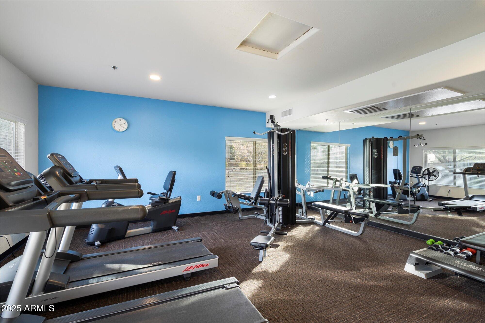2425 W BRONCO BUTTE Trail # 2037