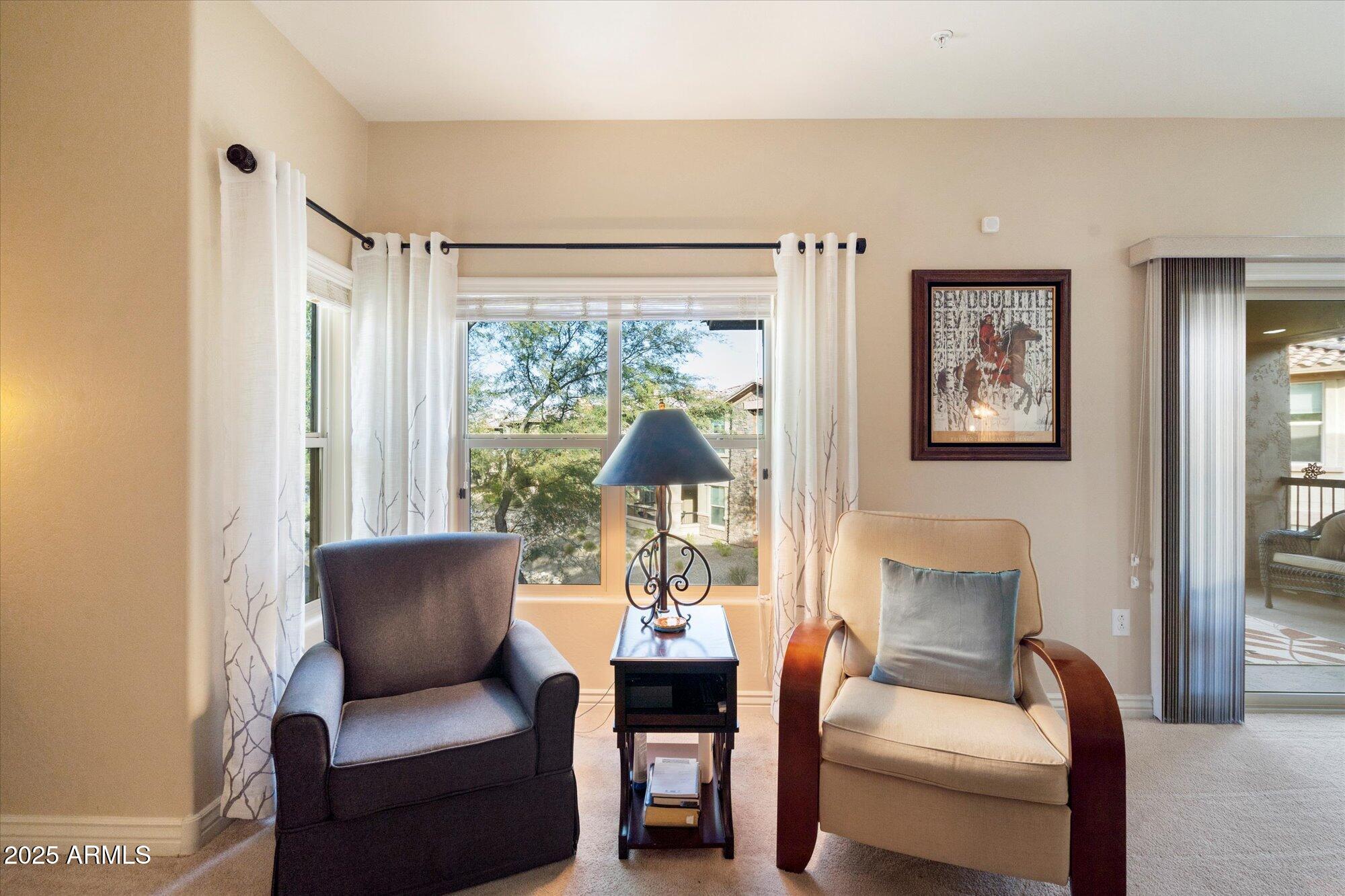 2425 W BRONCO BUTTE Trail # 2037