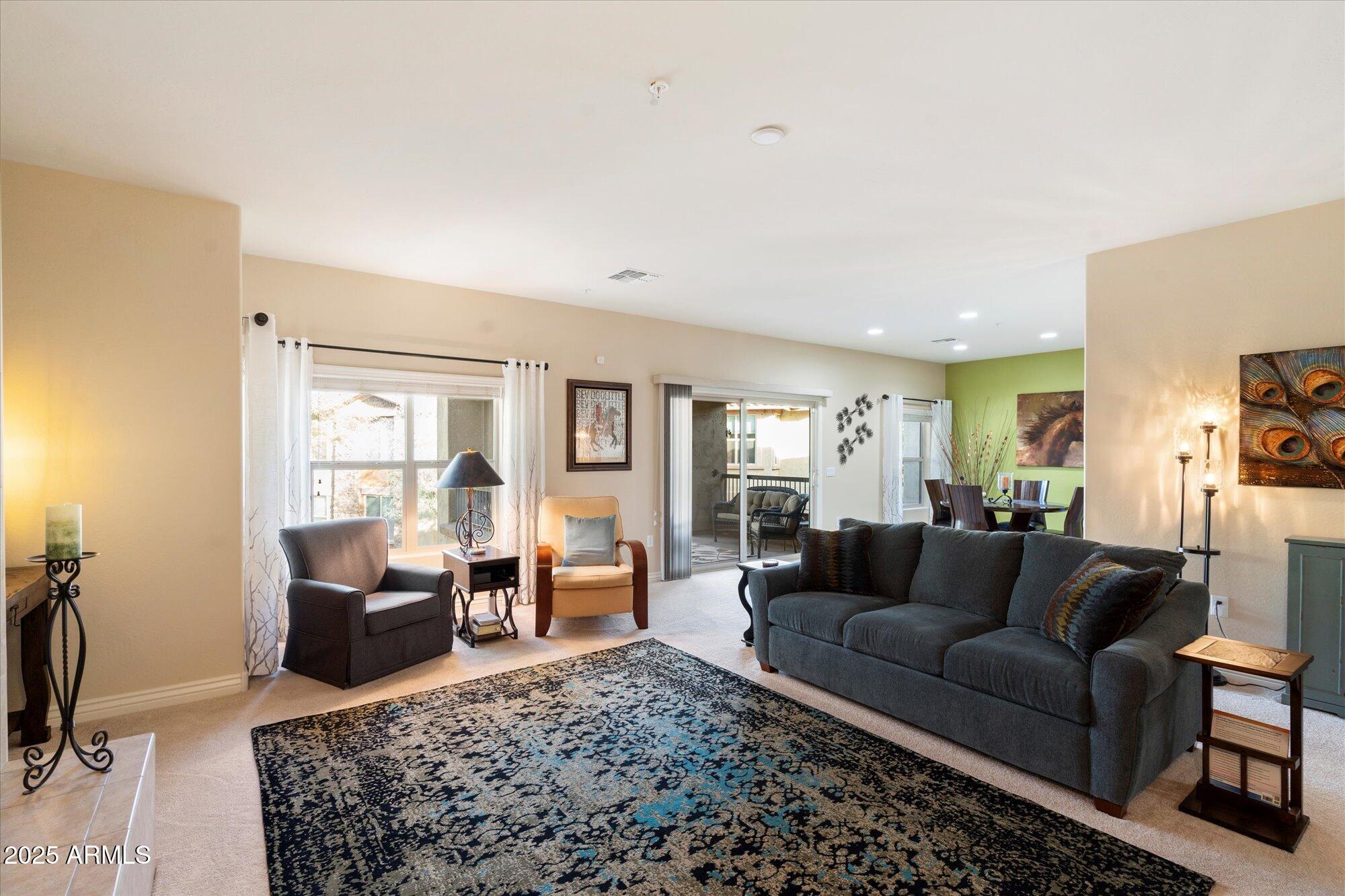 2425 W BRONCO BUTTE Trail # 2037