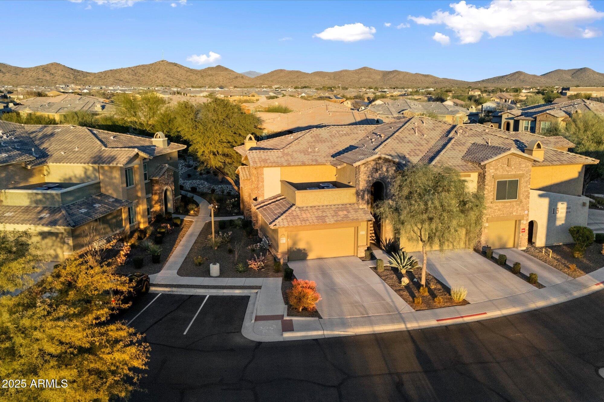 2425 W BRONCO BUTTE Trail # 2037