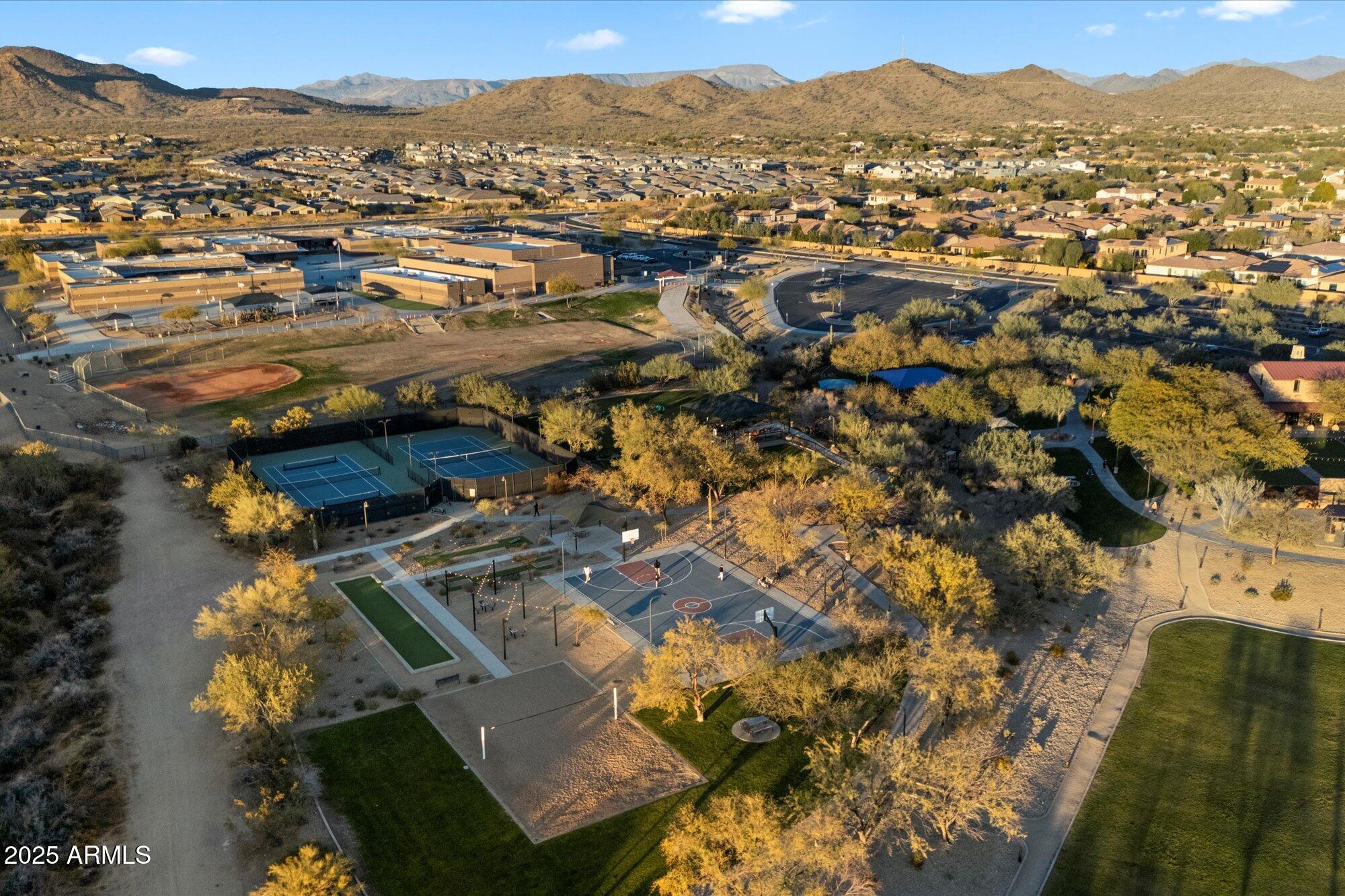 2425 W BRONCO BUTTE Trail # 2037