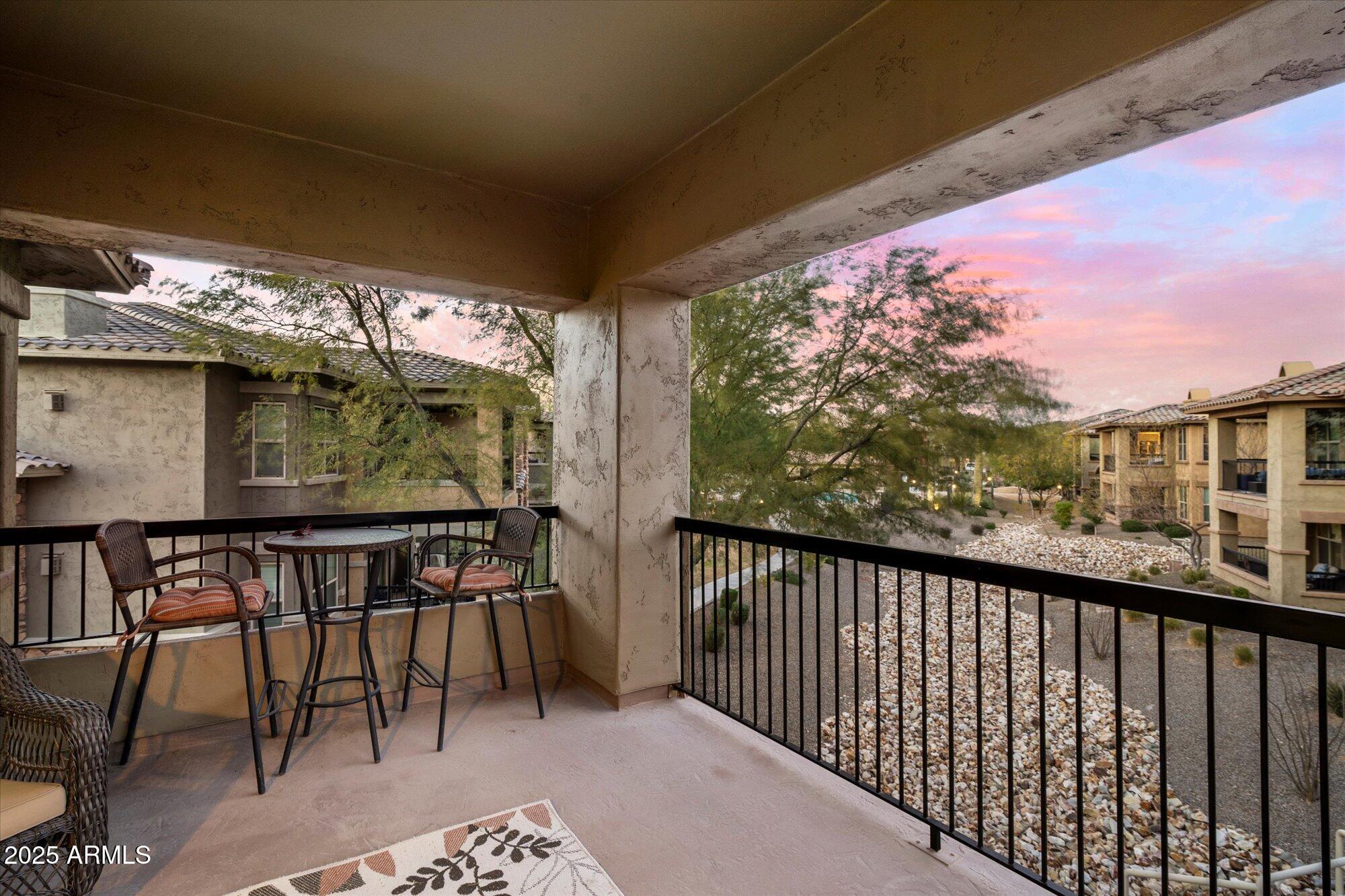 2425 W BRONCO BUTTE Trail # 2037