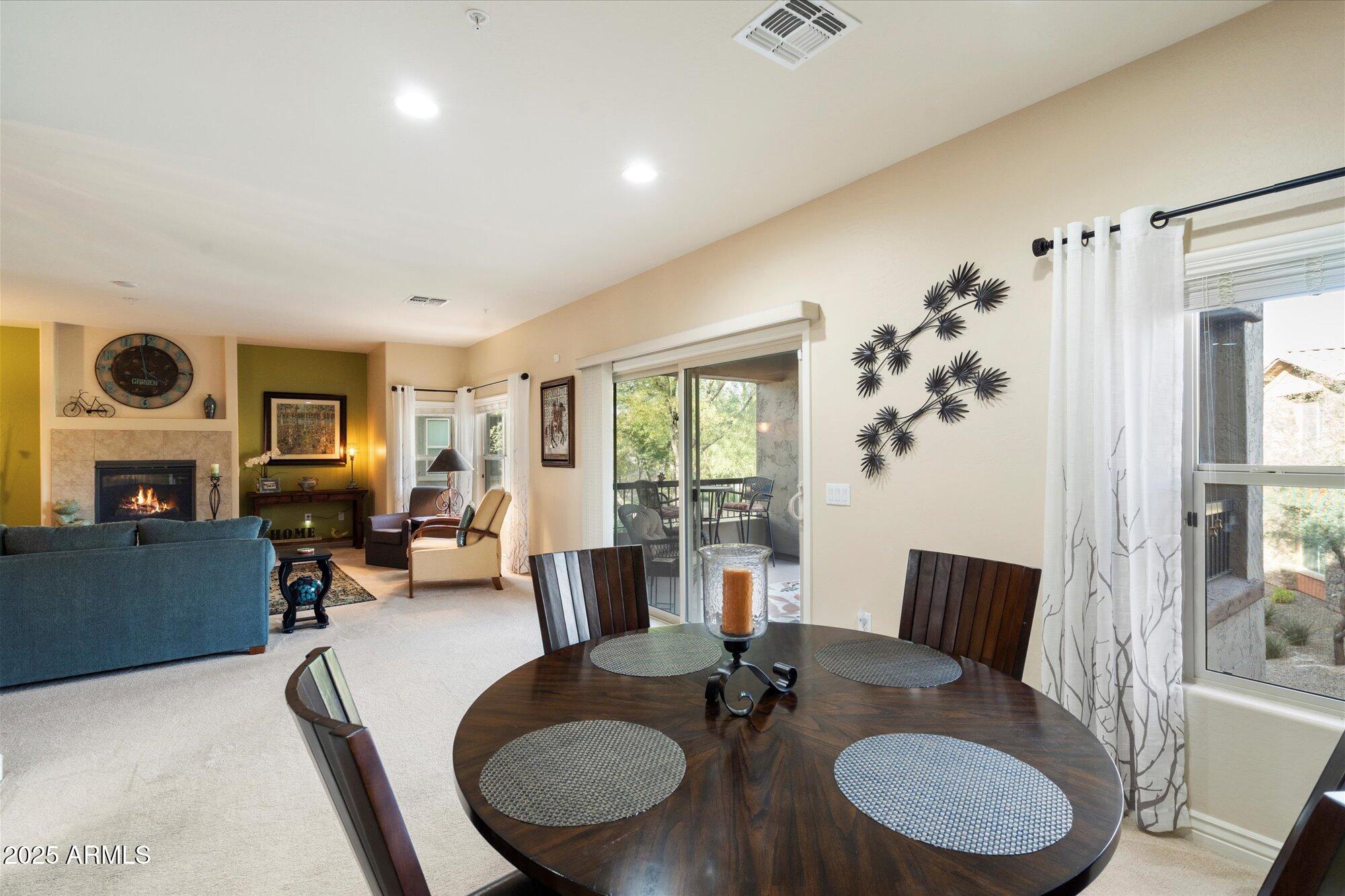 2425 W BRONCO BUTTE Trail # 2037