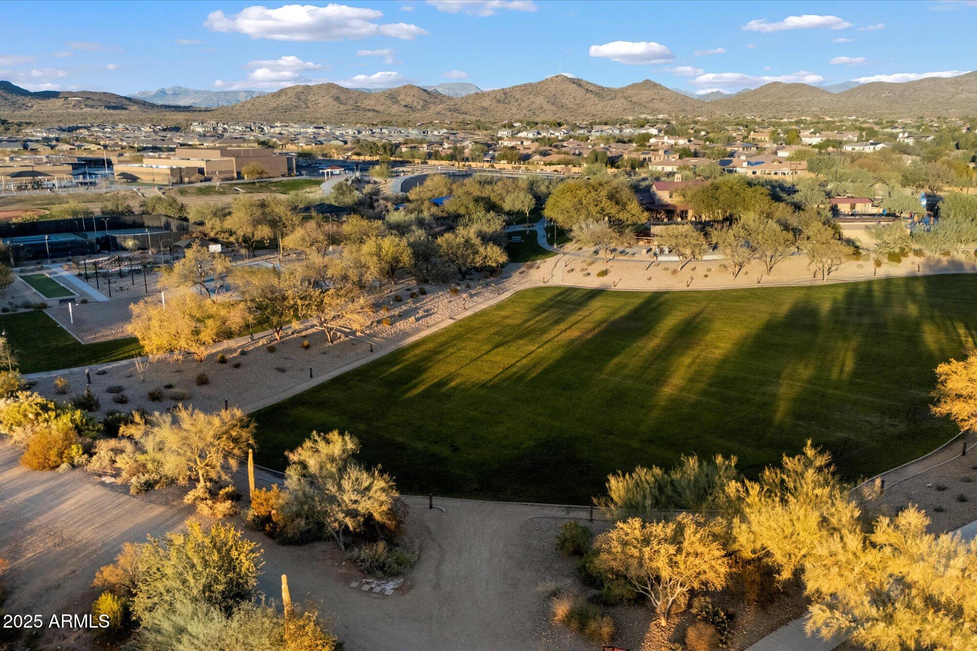 2425 W BRONCO BUTTE Trail # 2037