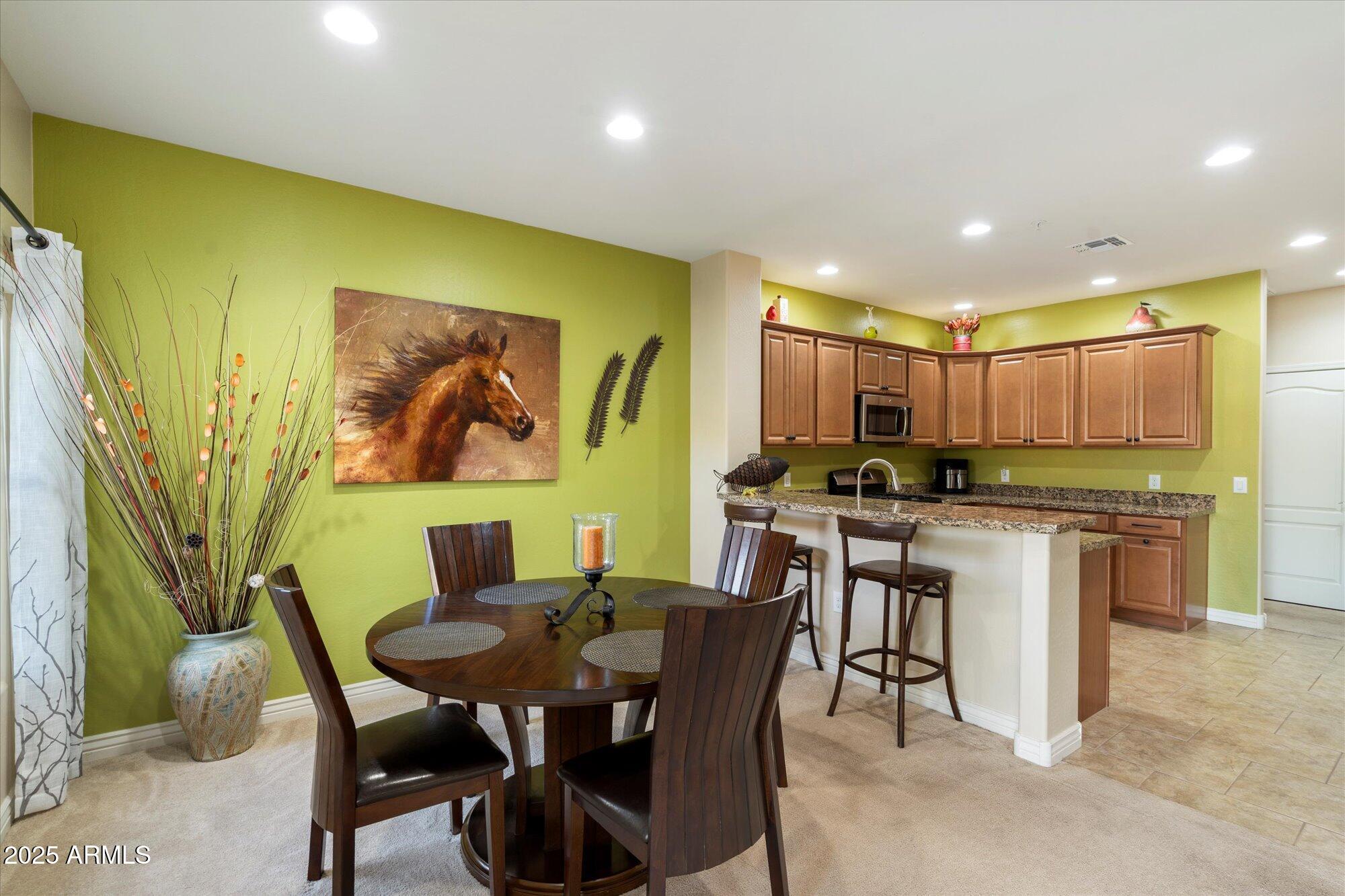 2425 W BRONCO BUTTE Trail # 2037