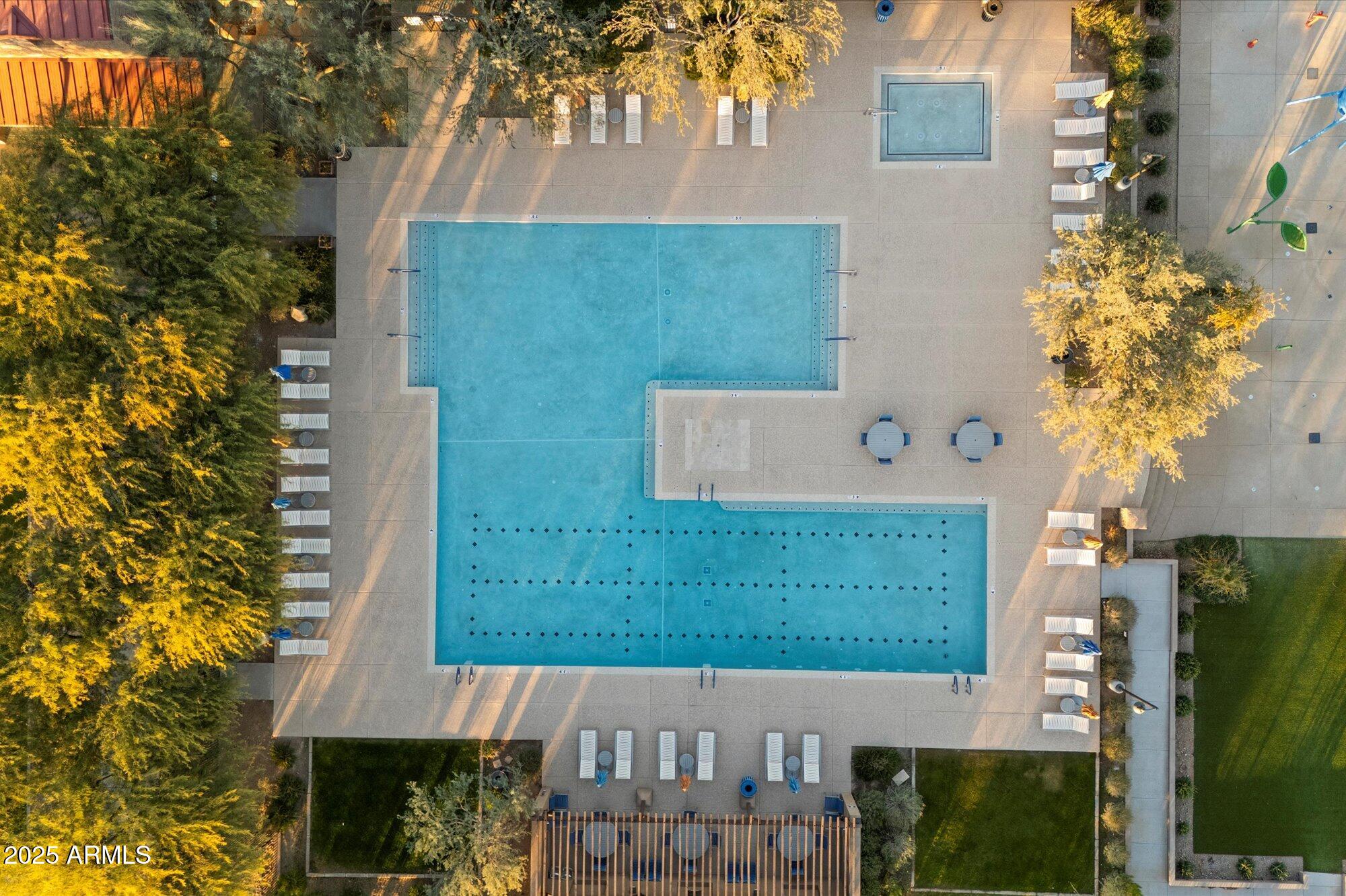 2425 W BRONCO BUTTE Trail # 2037