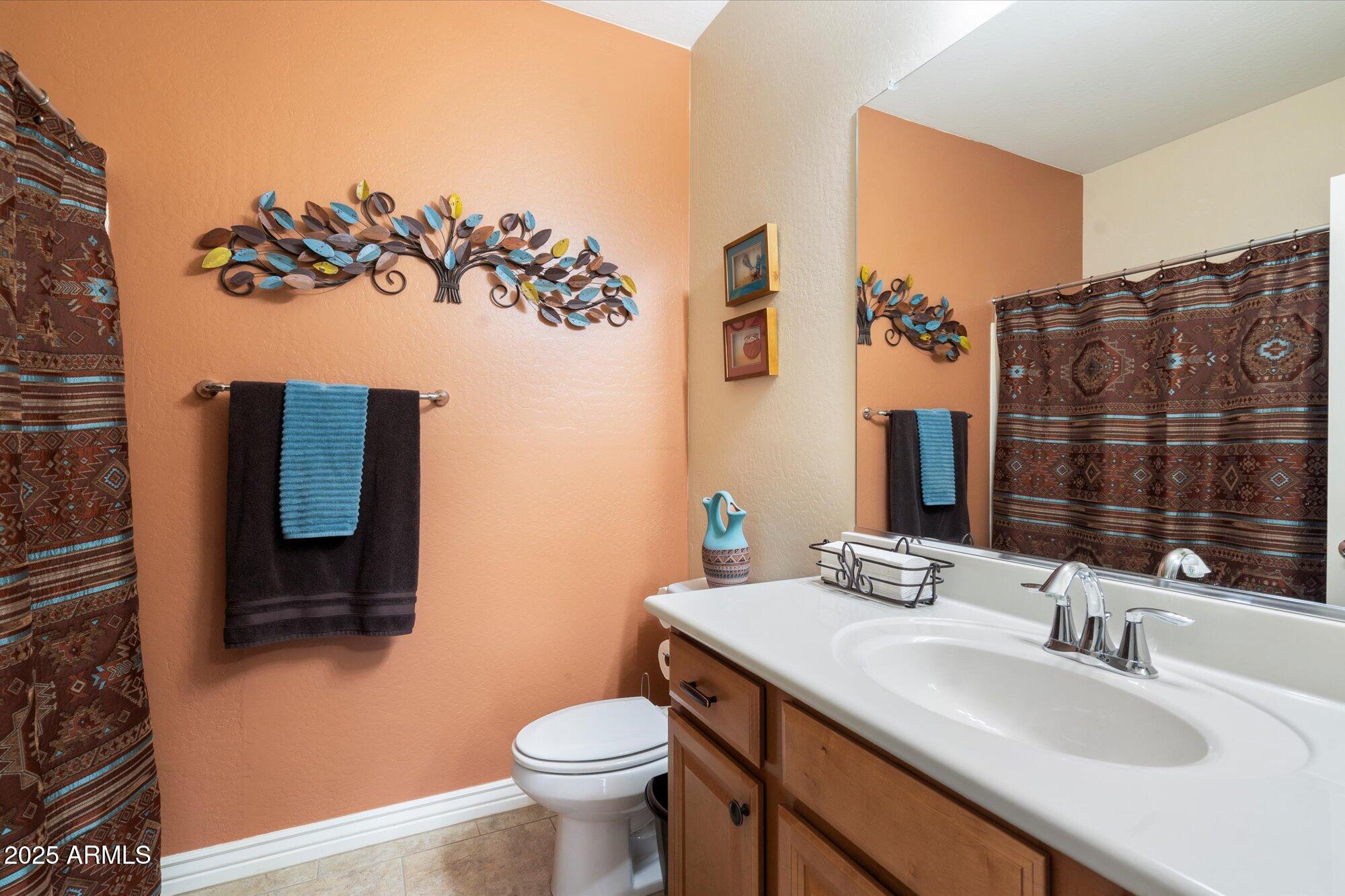 2425 W BRONCO BUTTE Trail # 2037