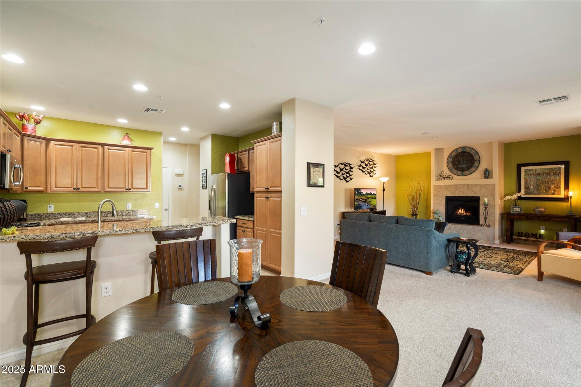 2425 W BRONCO BUTTE Trail # 2037