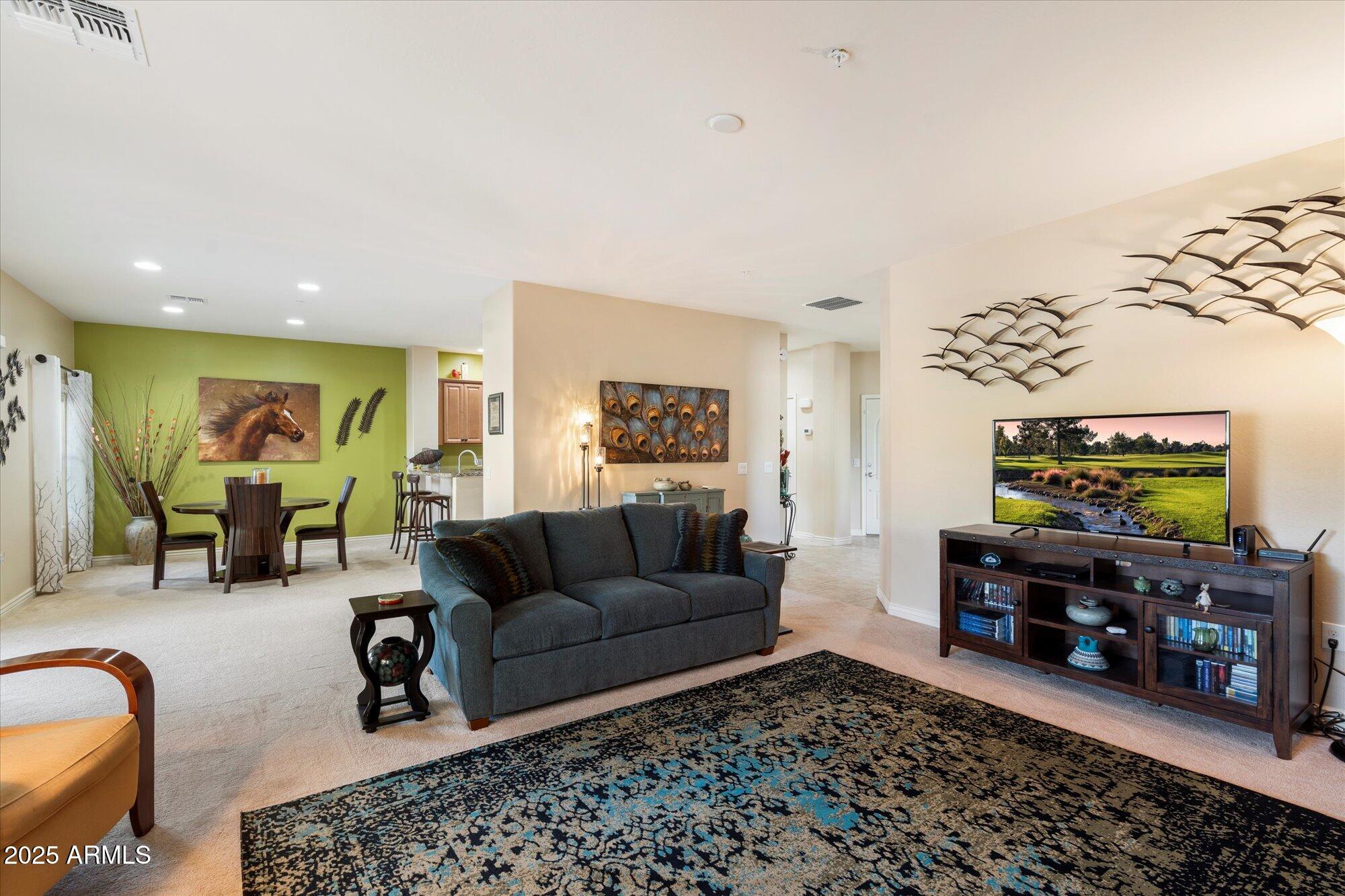 2425 W BRONCO BUTTE Trail # 2037