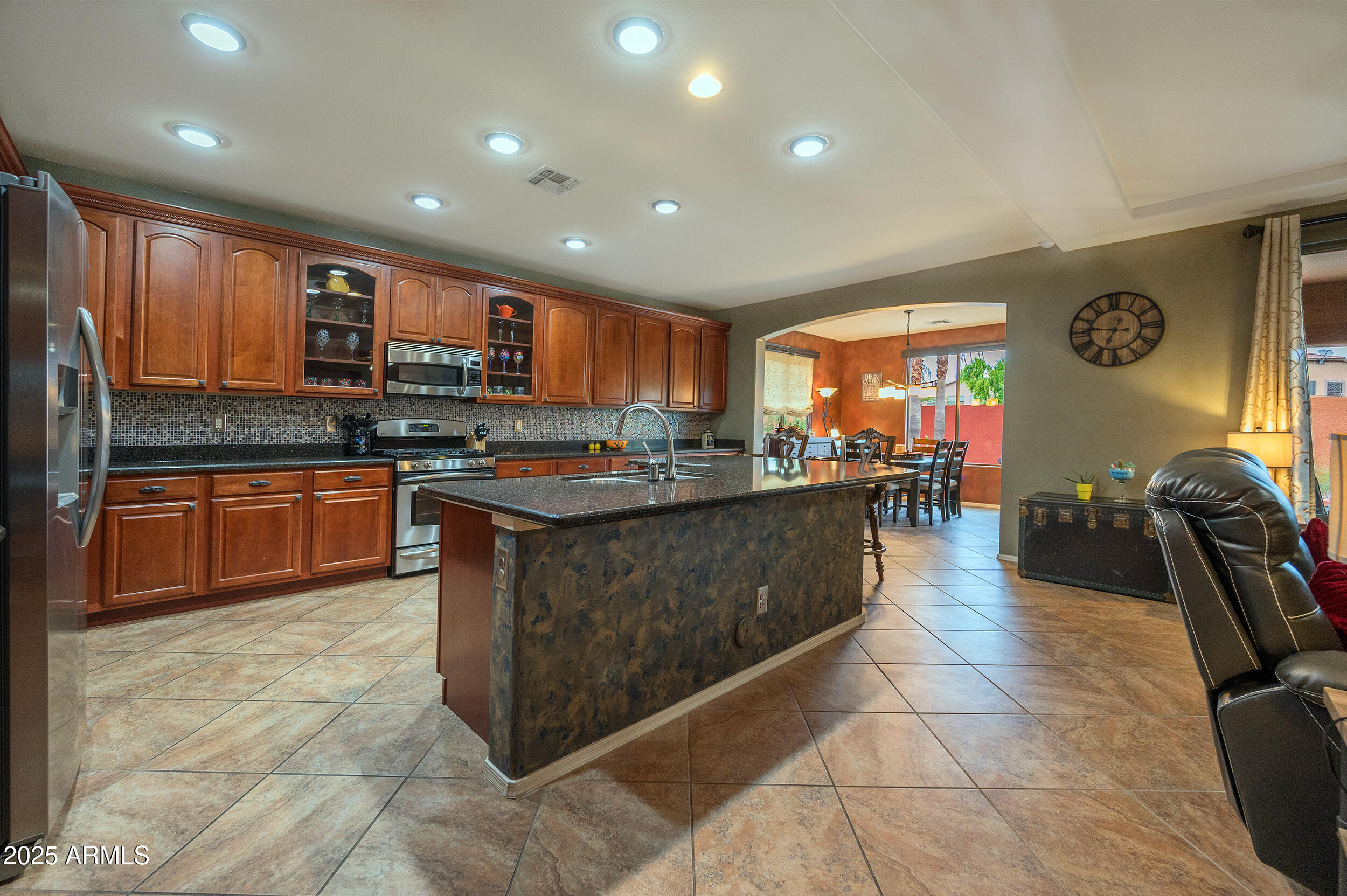 5330 W Coles Road