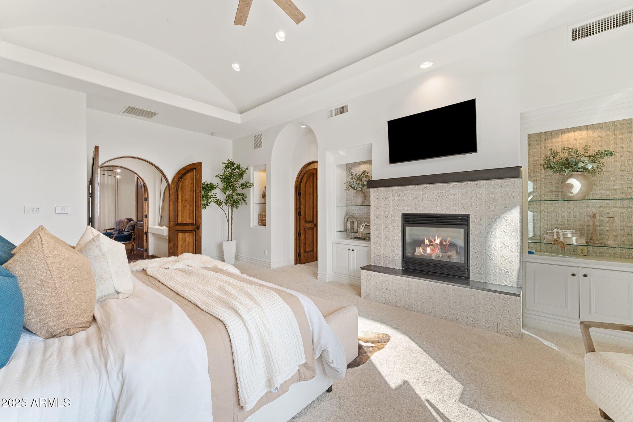 7635 E POINSETTIA Drive