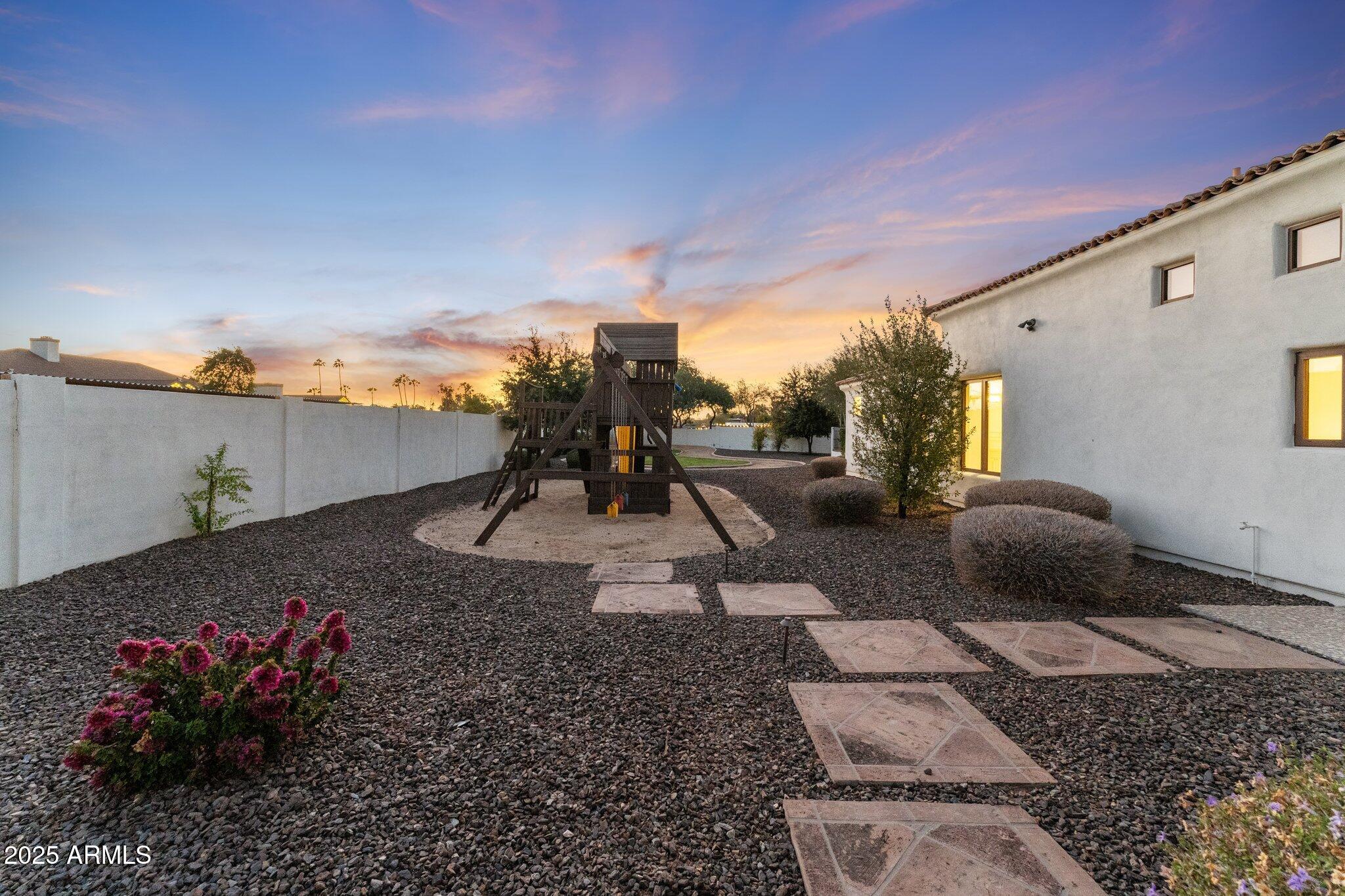 7635 E POINSETTIA Drive