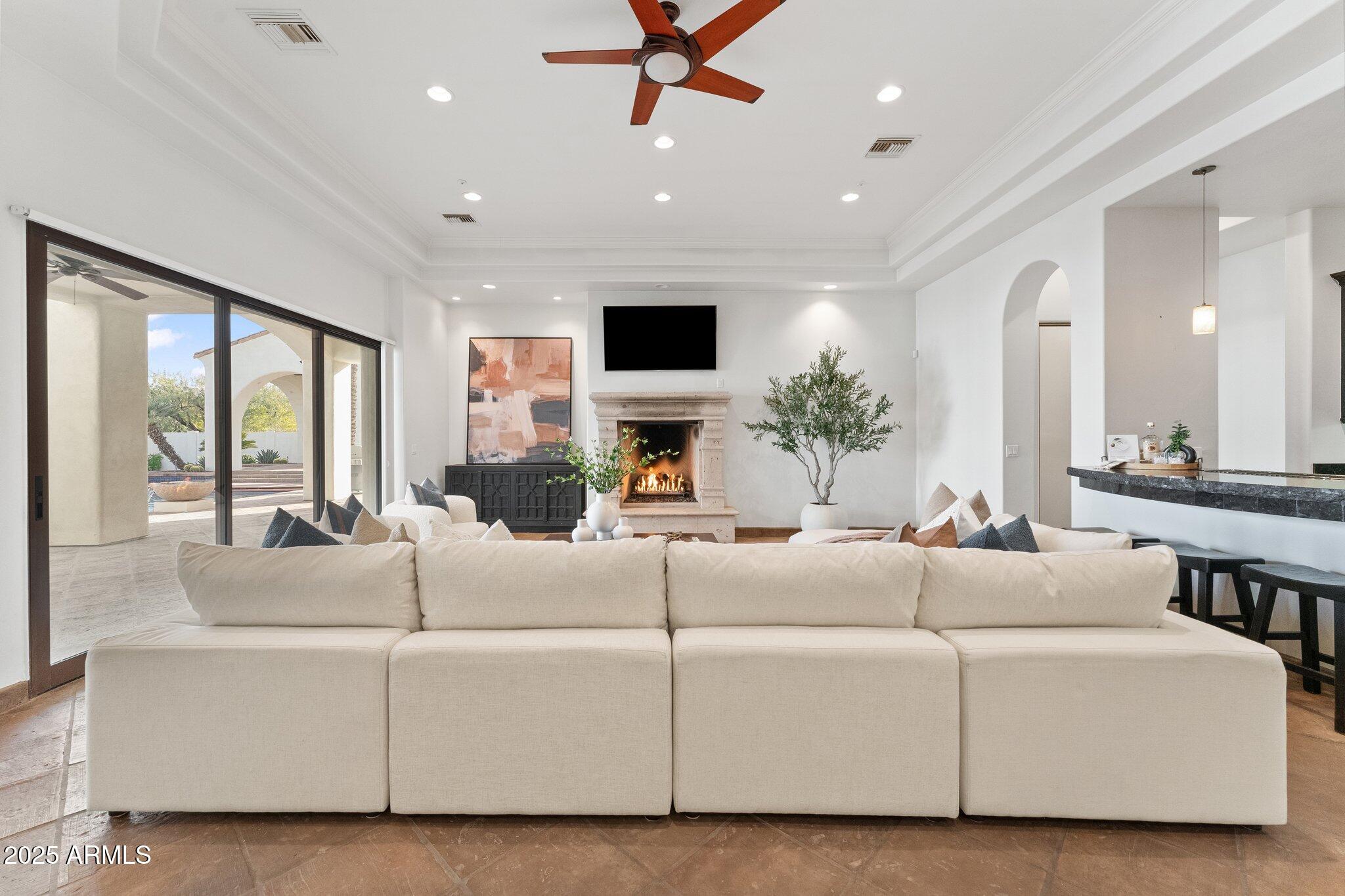 7635 E POINSETTIA Drive