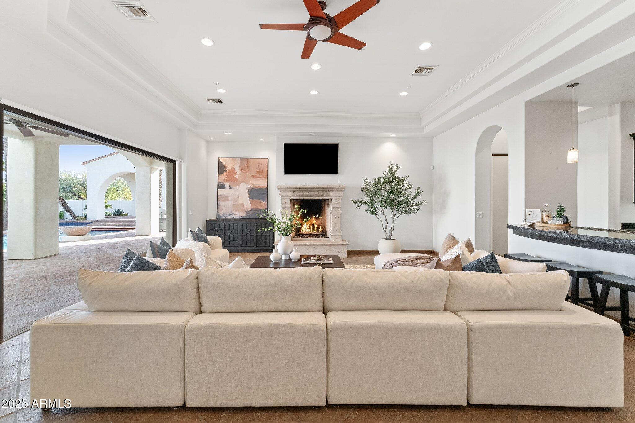 7635 E POINSETTIA Drive
