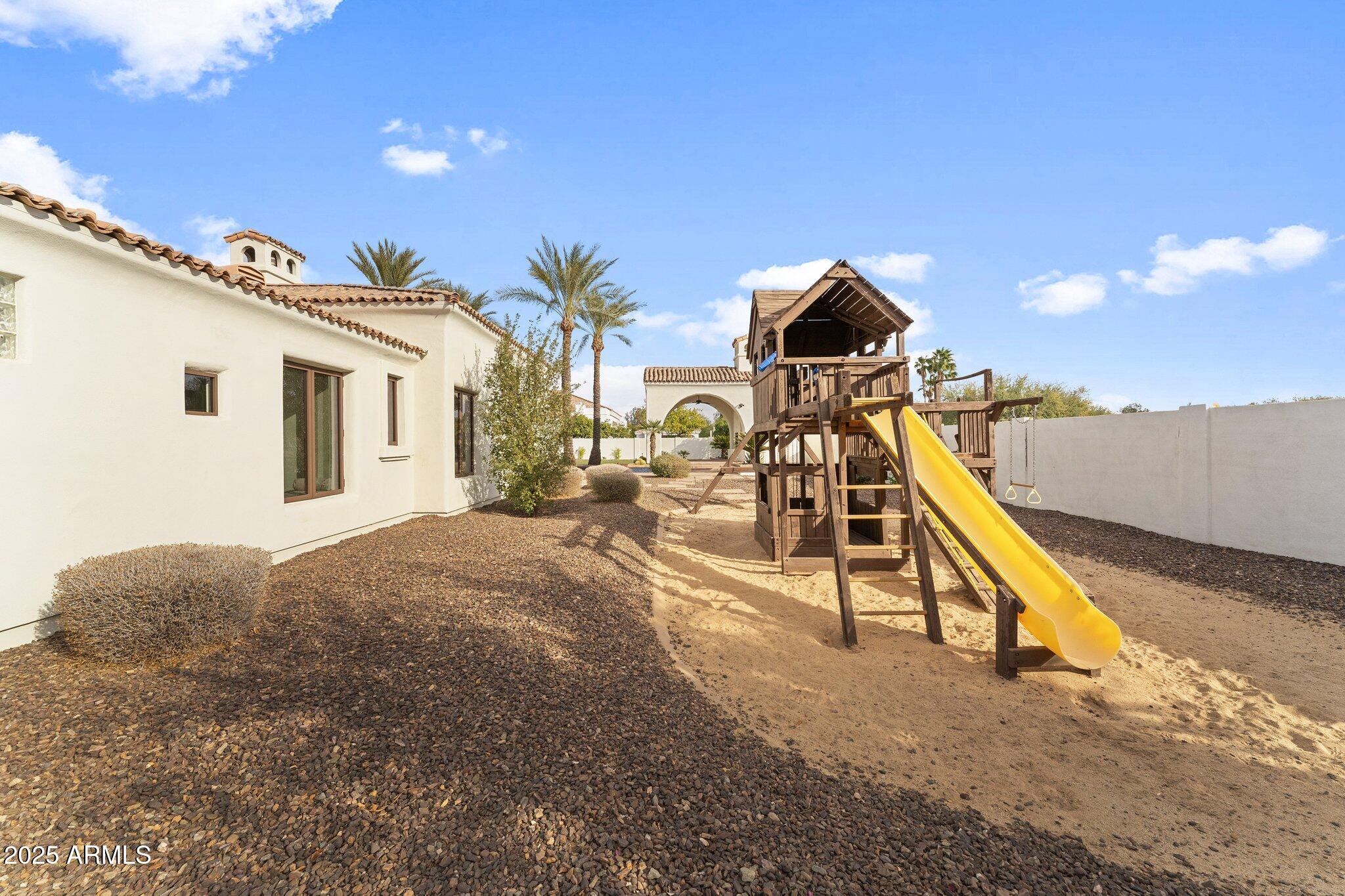 7635 E POINSETTIA Drive