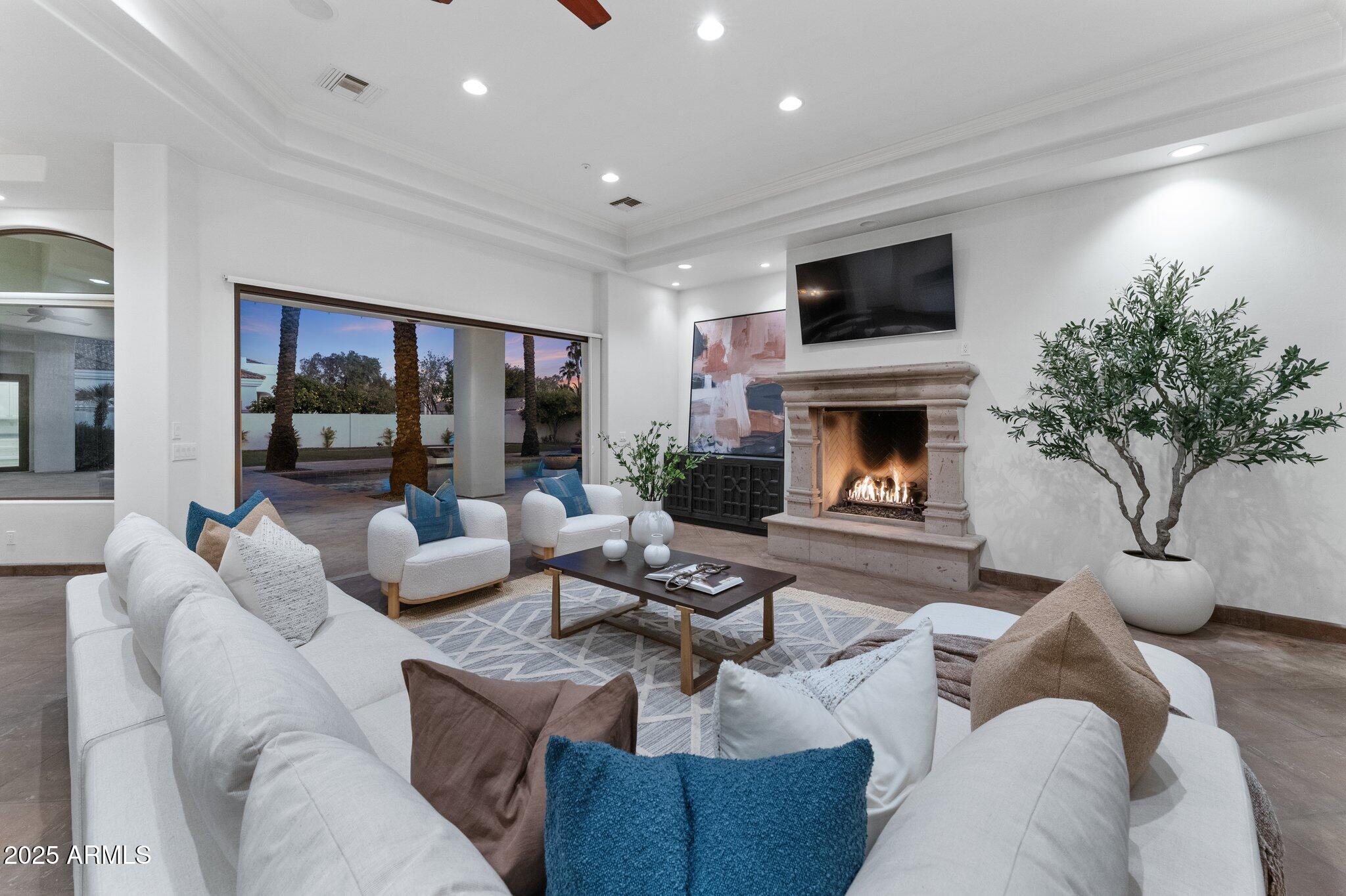 7635 E POINSETTIA Drive