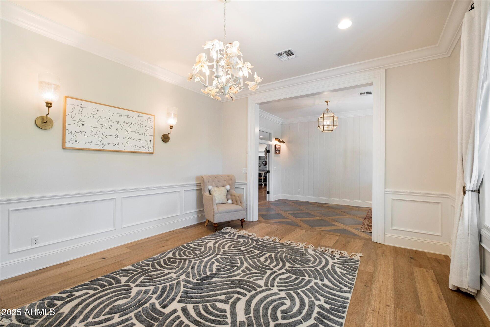 455 N 39TH Way
