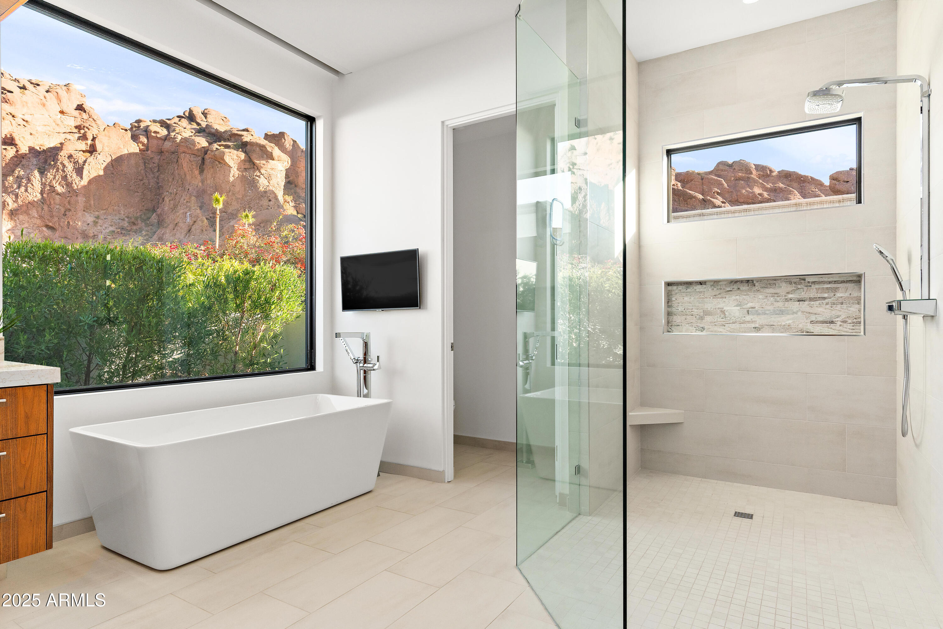 5724 N ECHO CANYON Drive