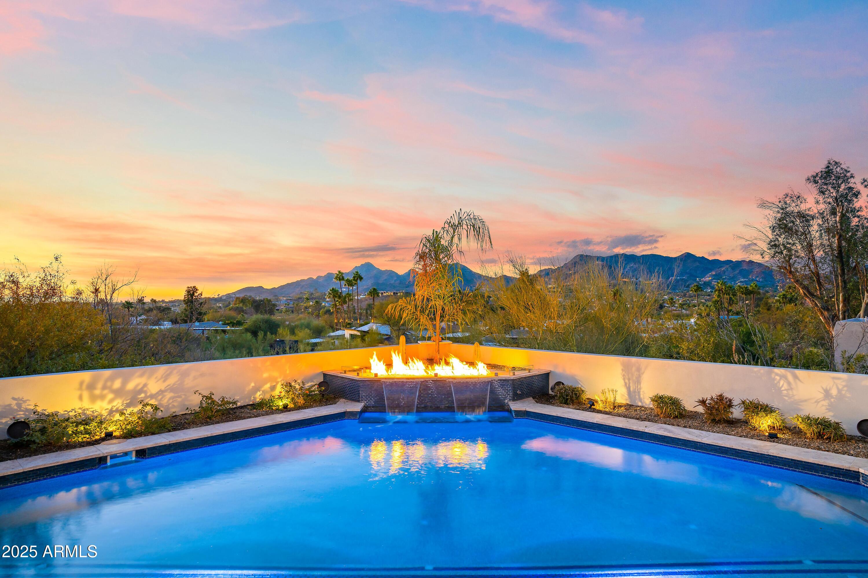 5724 N ECHO CANYON Drive