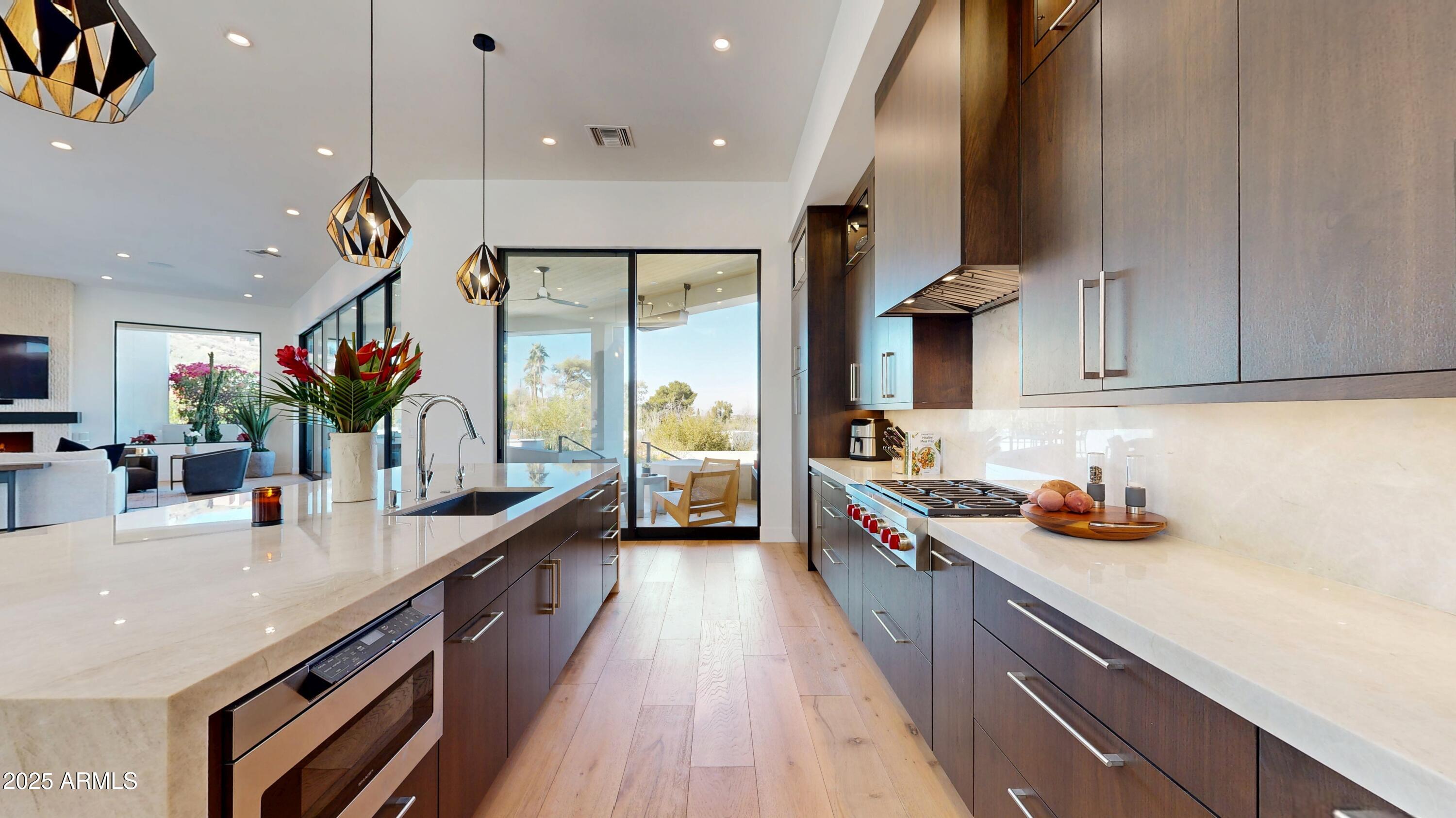 5724 N ECHO CANYON Drive