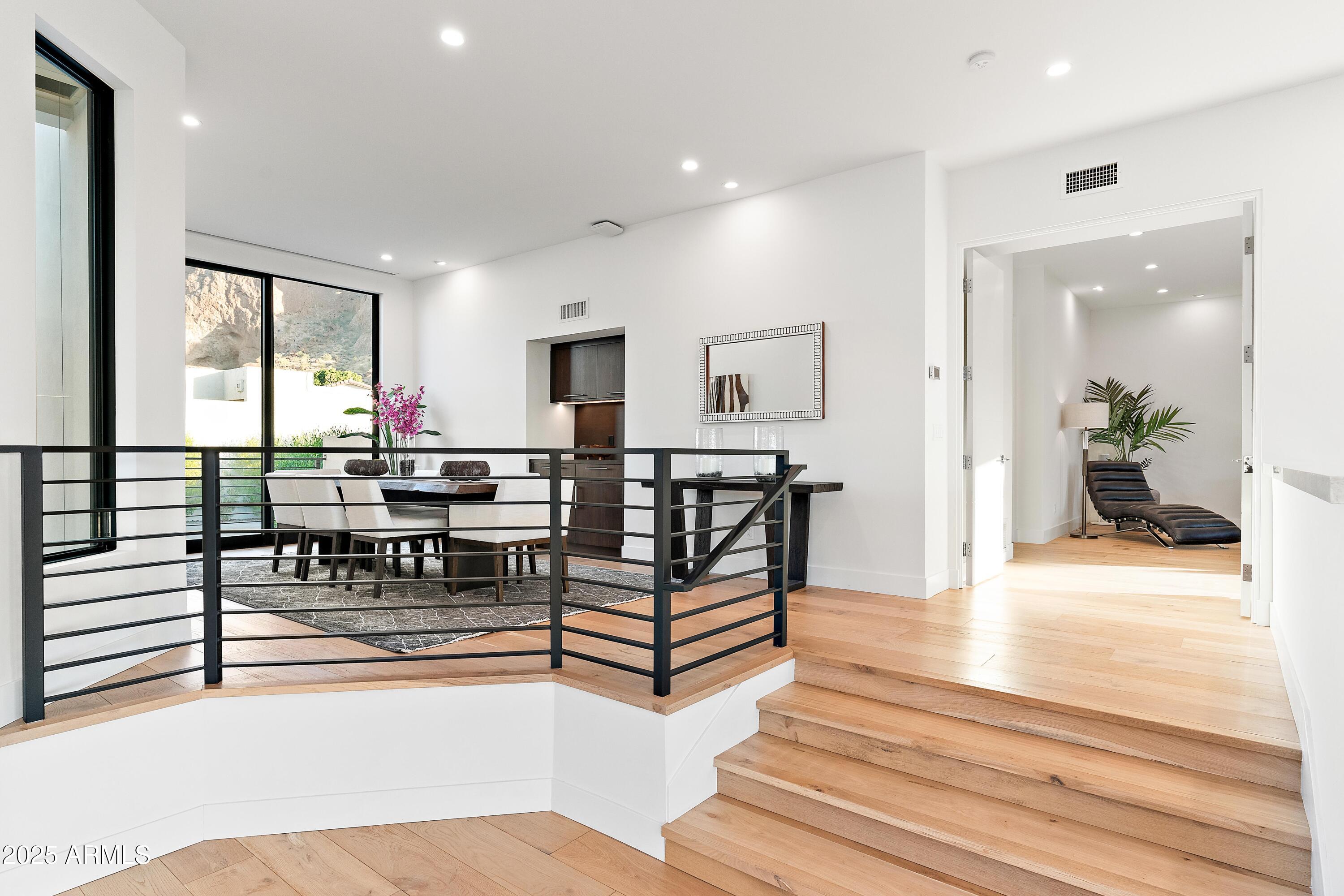 5724 N ECHO CANYON Drive