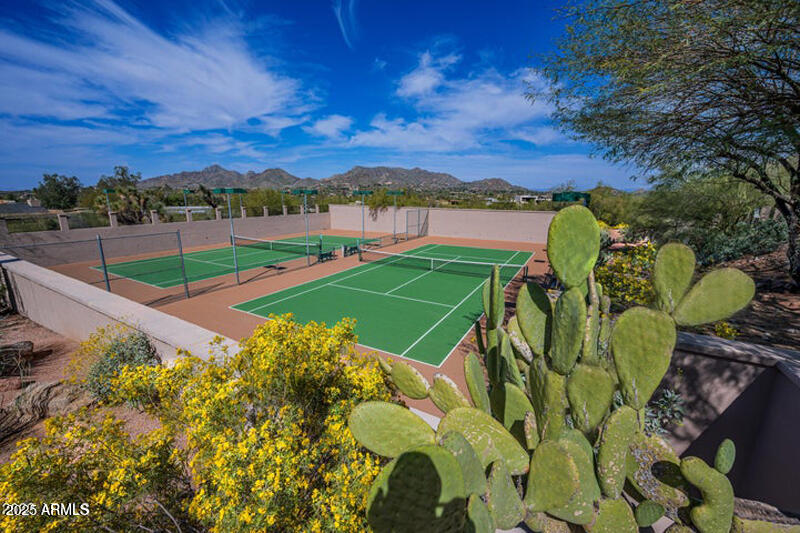 5724 N ECHO CANYON Drive