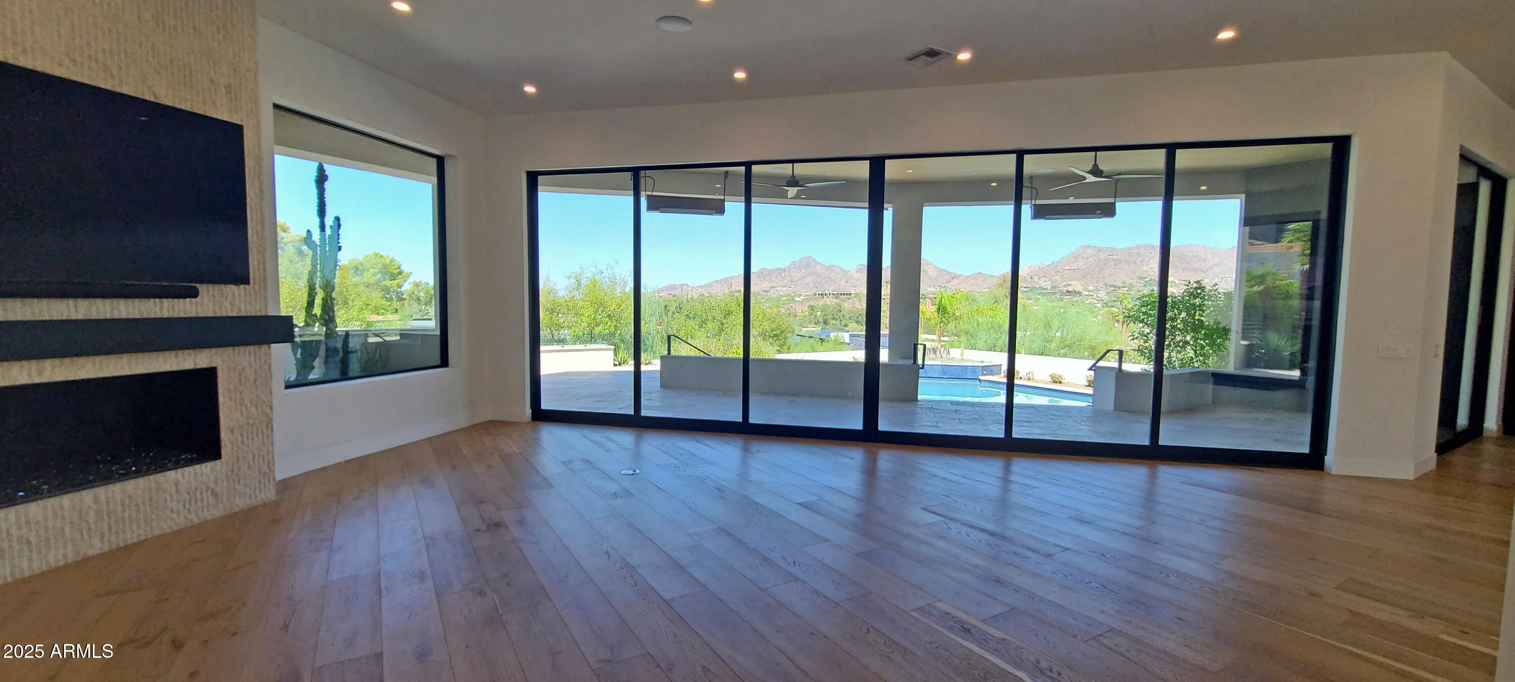 5724 N ECHO CANYON Drive