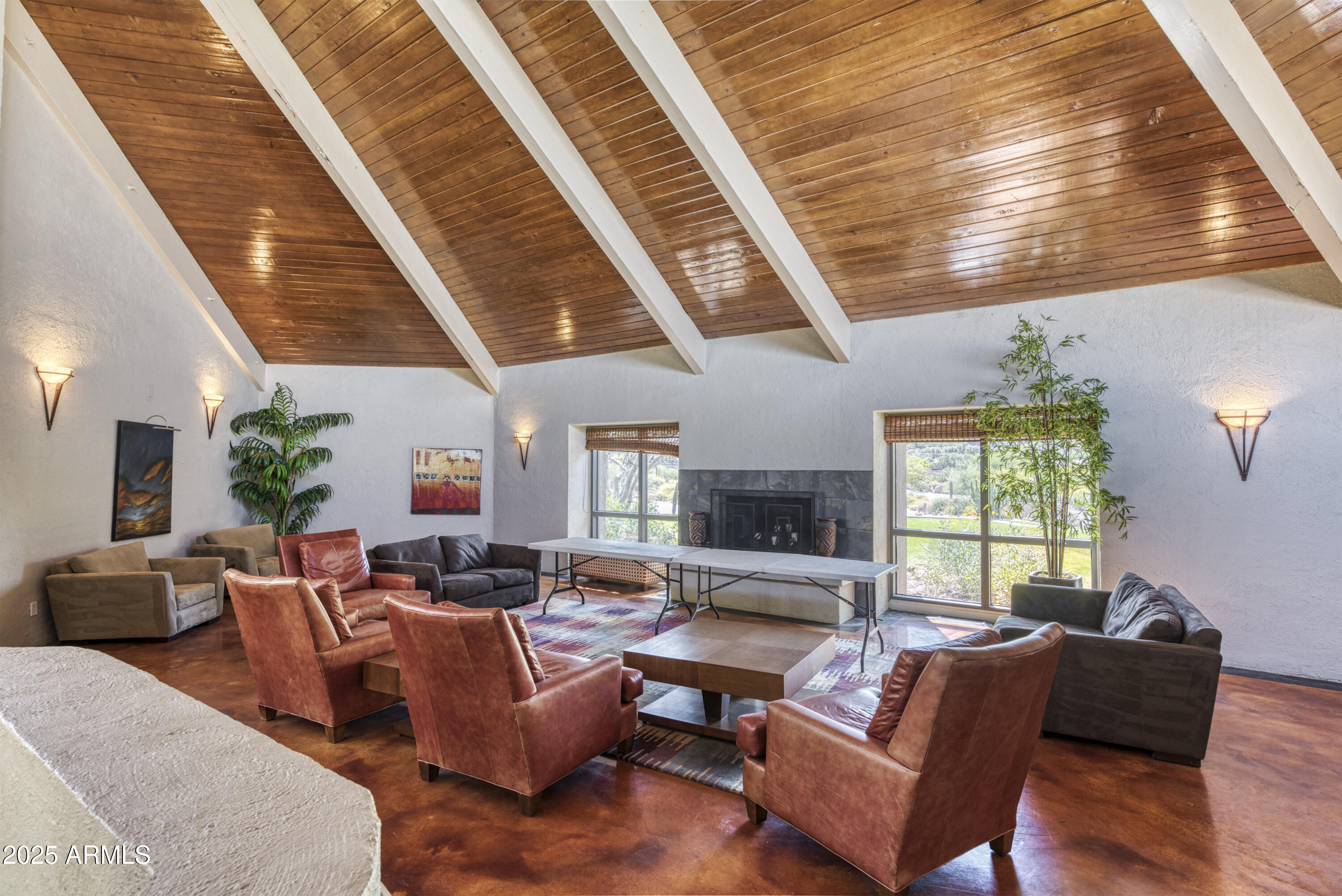 5724 N ECHO CANYON Drive