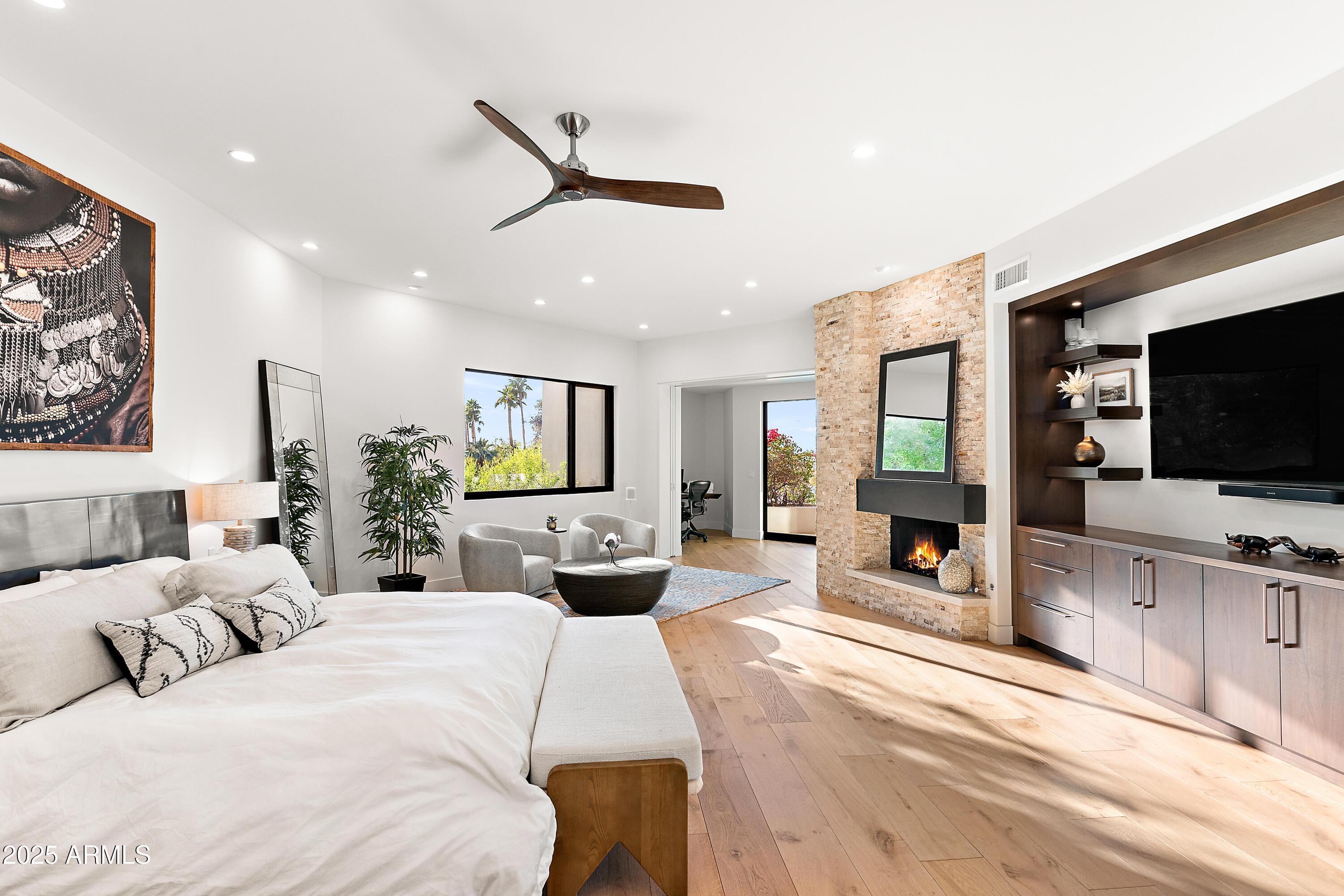 5724 N ECHO CANYON Drive