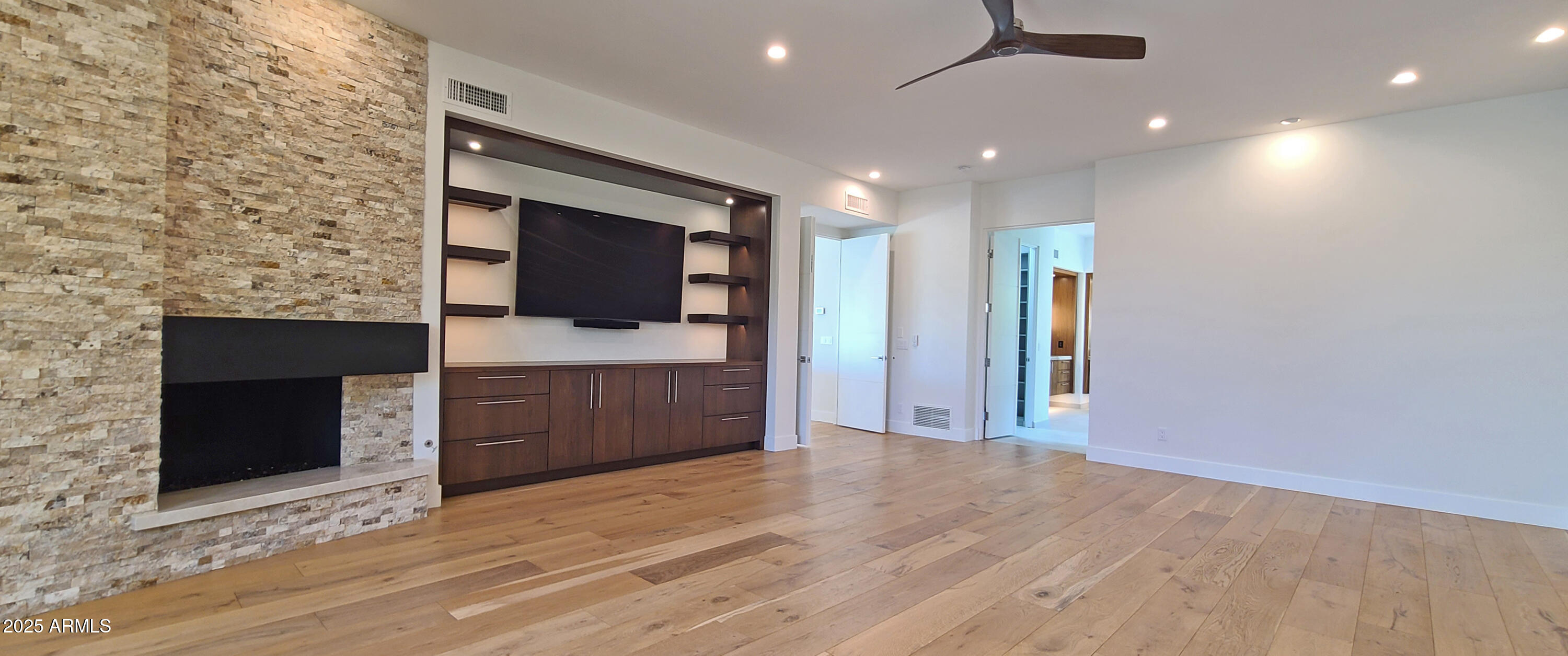 5724 N ECHO CANYON Drive