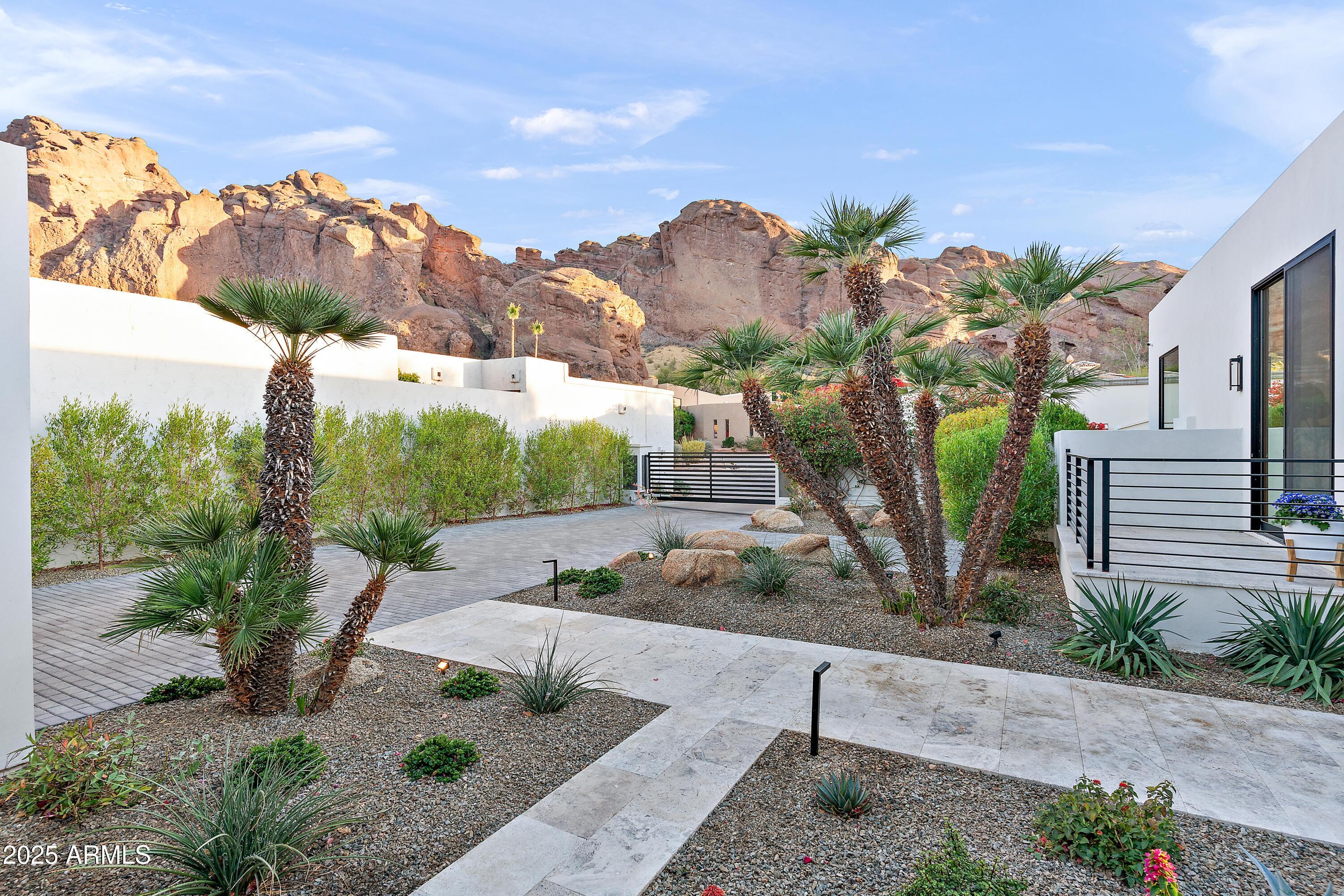 5724 N ECHO CANYON Drive