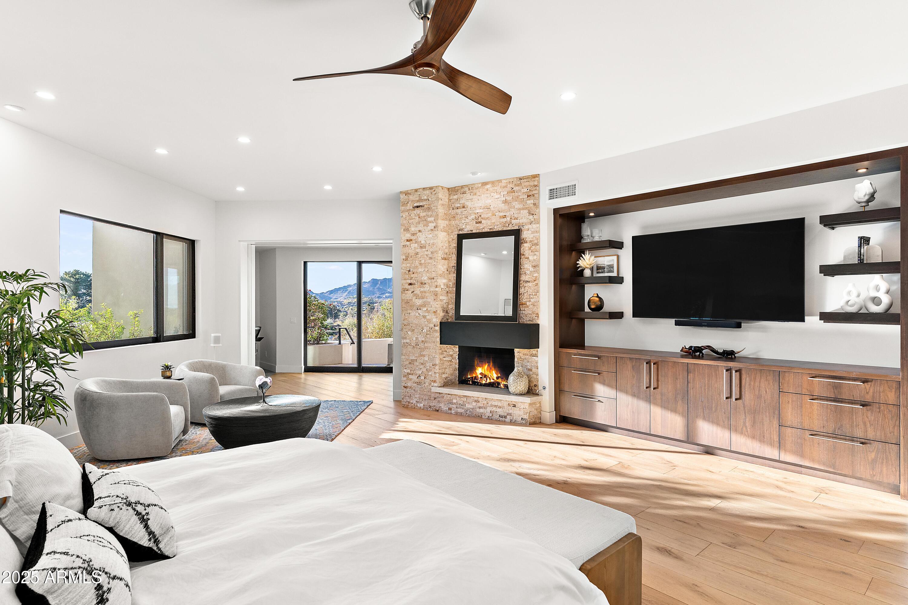 5724 N ECHO CANYON Drive