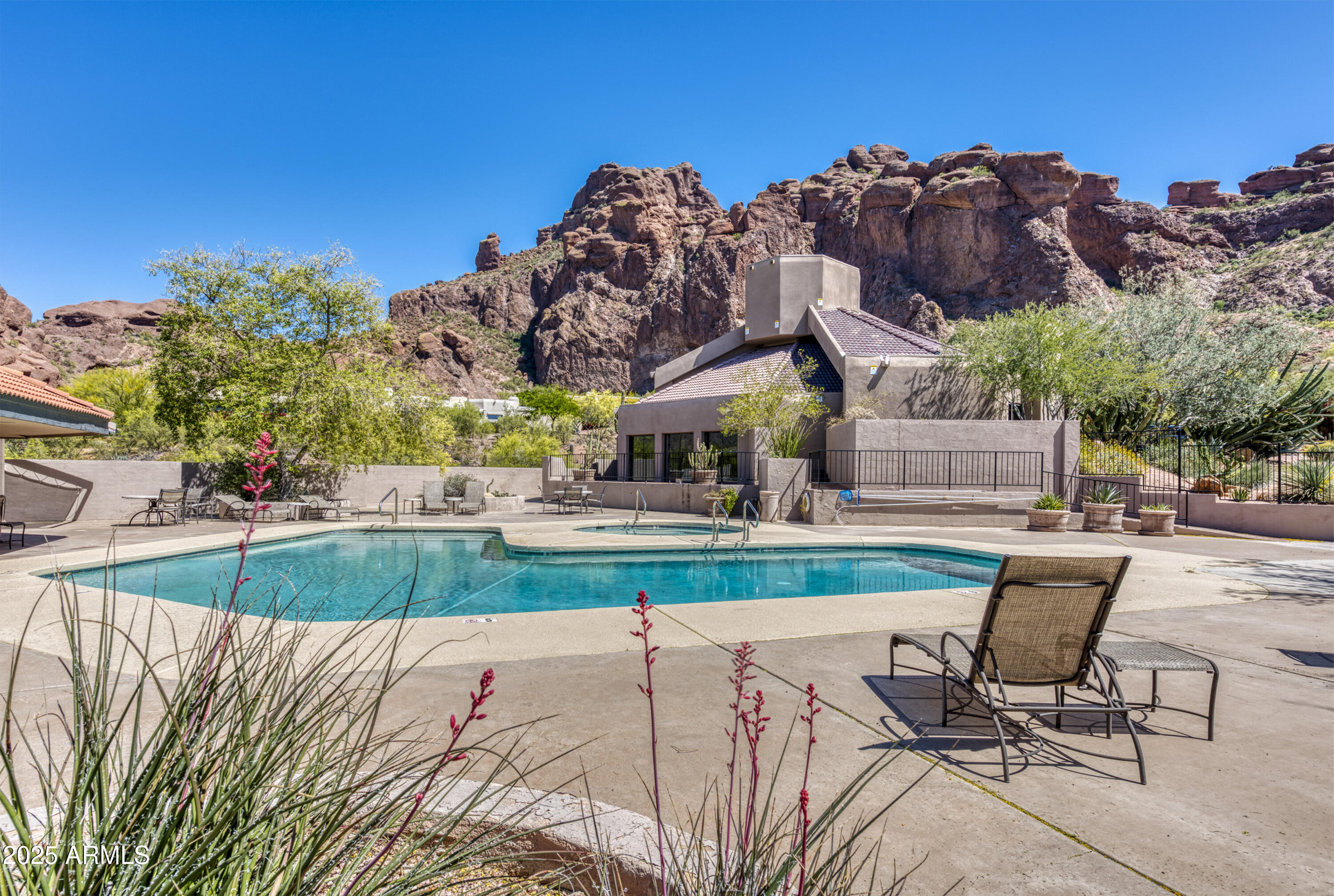 5724 N ECHO CANYON Drive