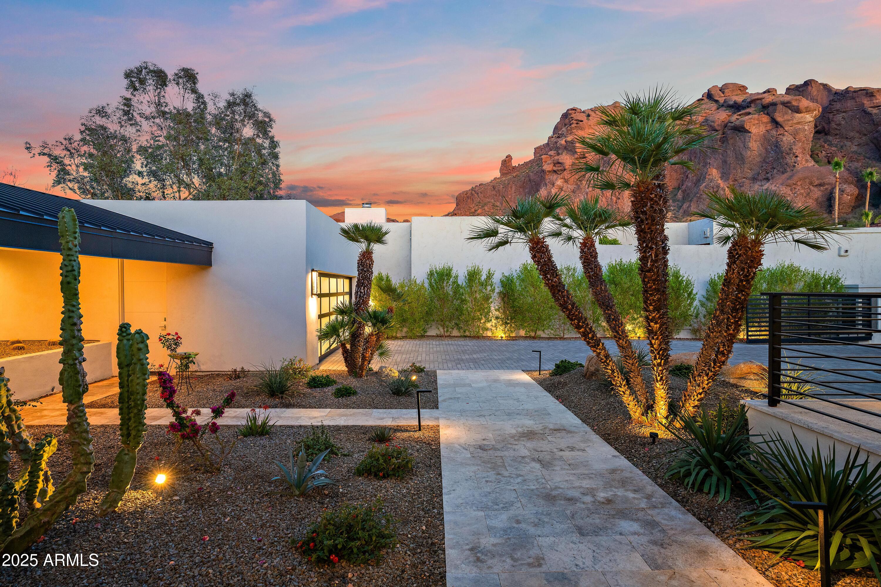 5724 N ECHO CANYON Drive