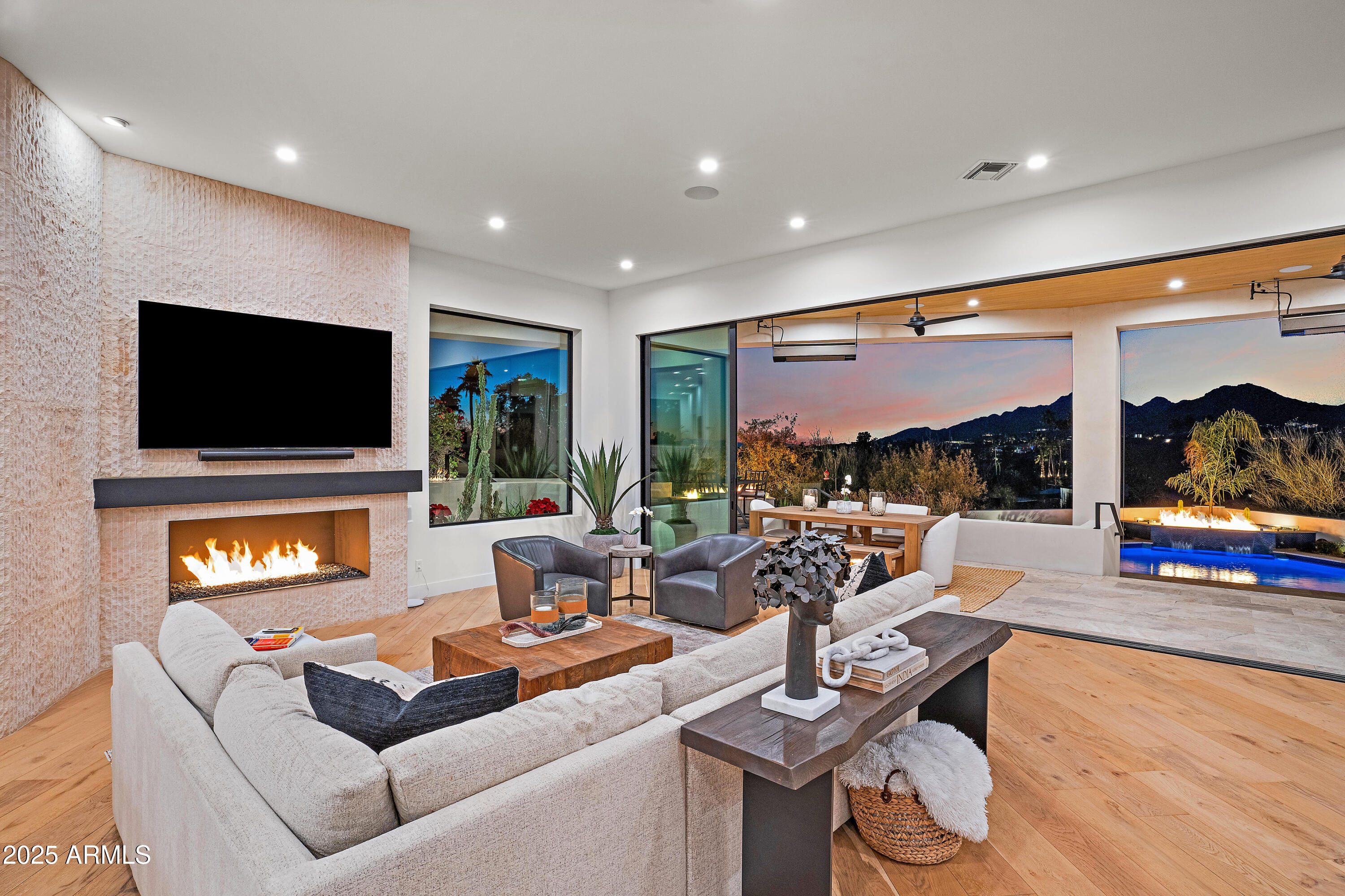 5724 N ECHO CANYON Drive