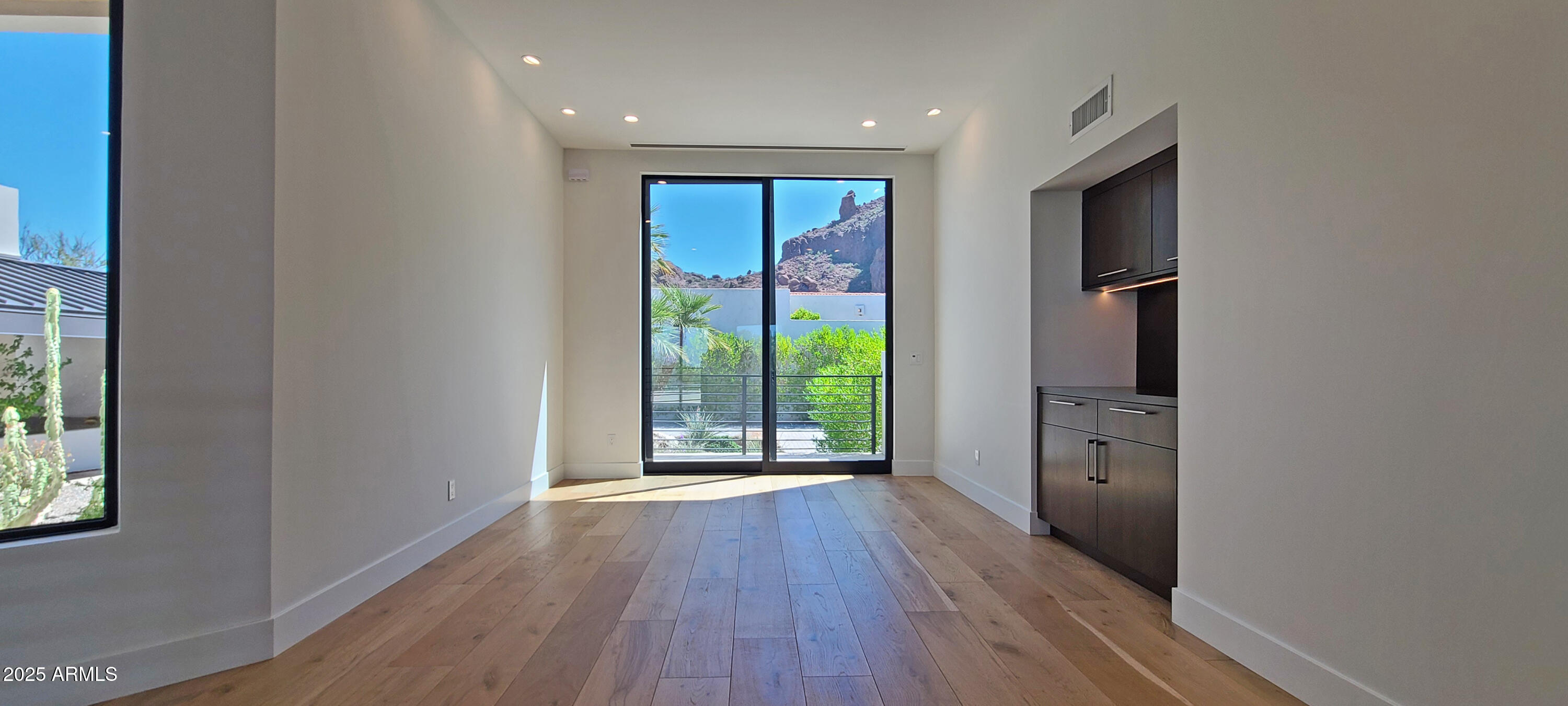 5724 N ECHO CANYON Drive