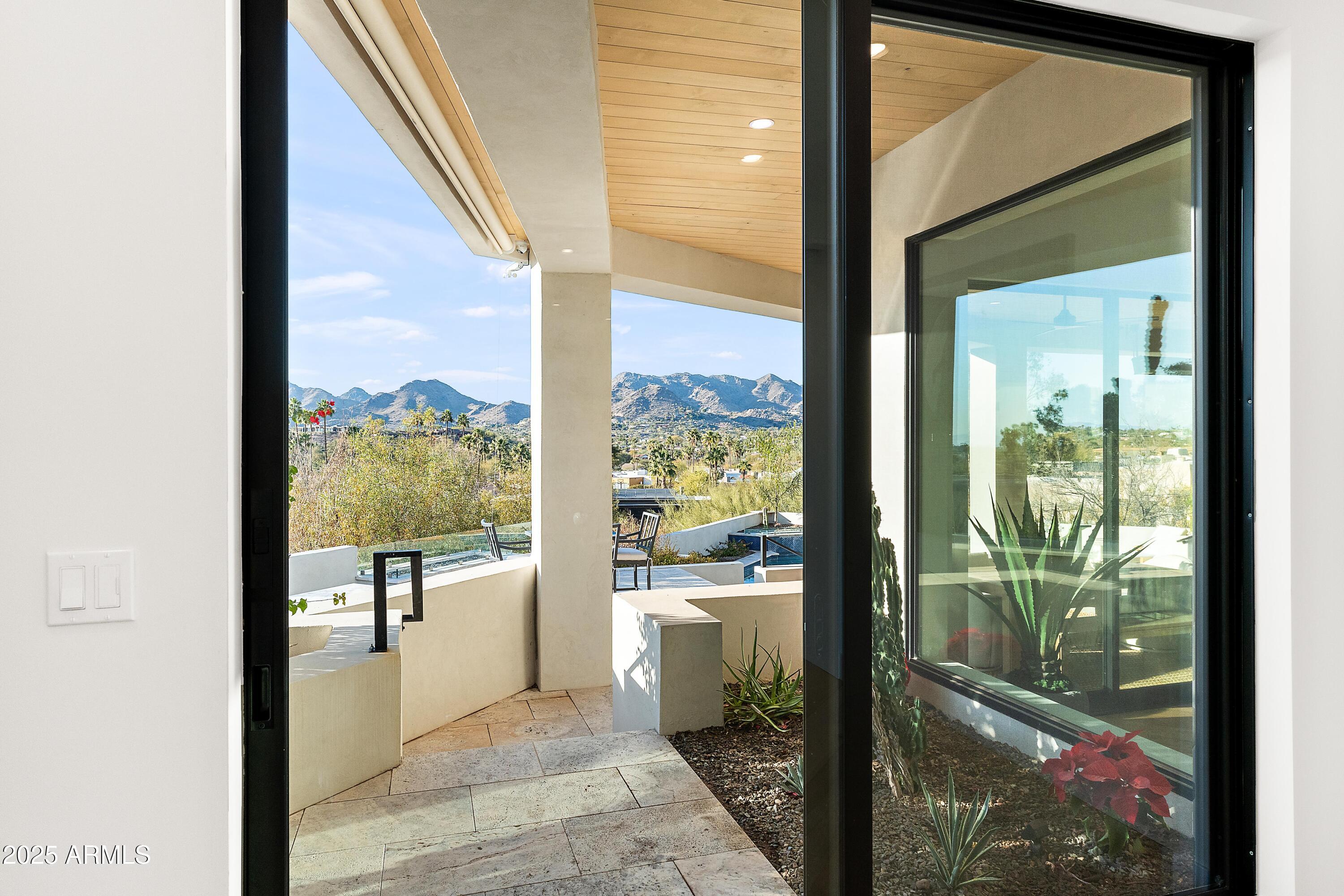 5724 N ECHO CANYON Drive