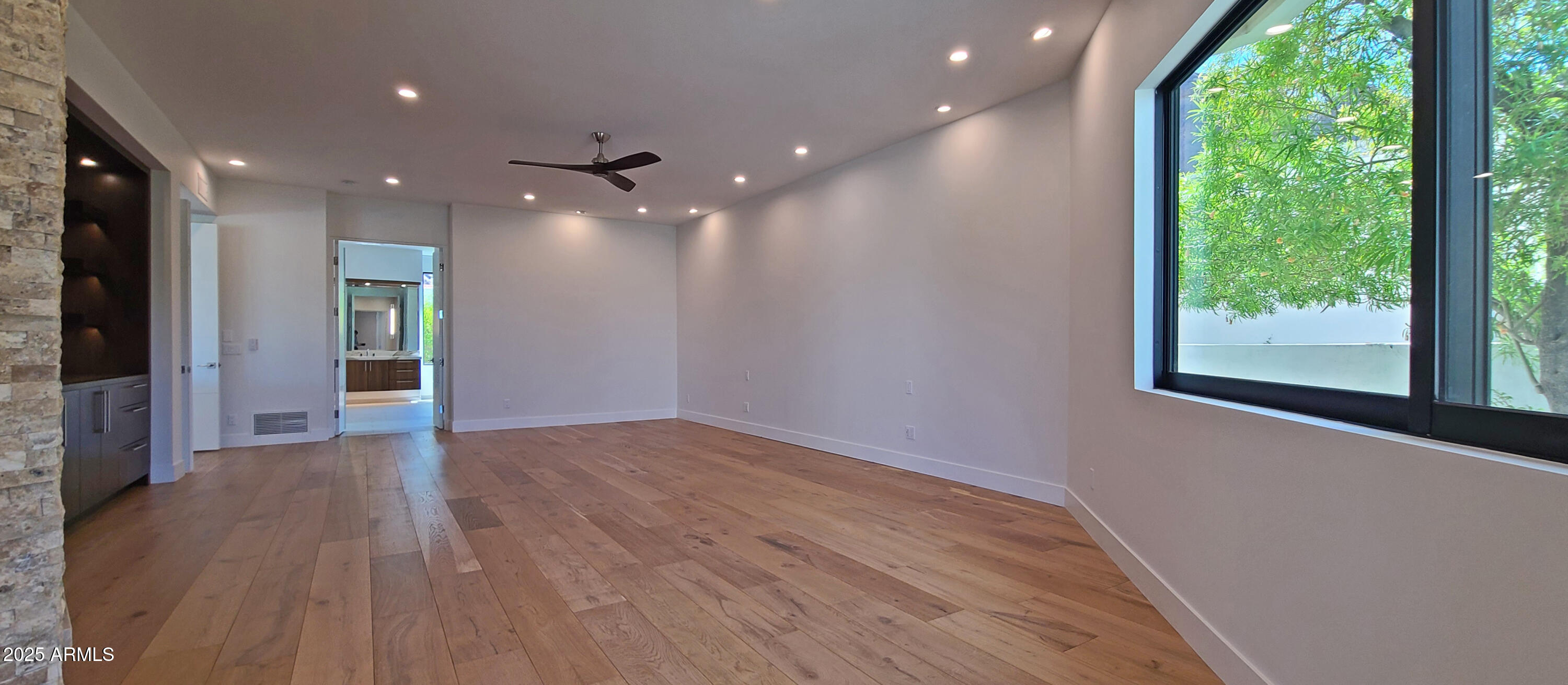 5724 N ECHO CANYON Drive