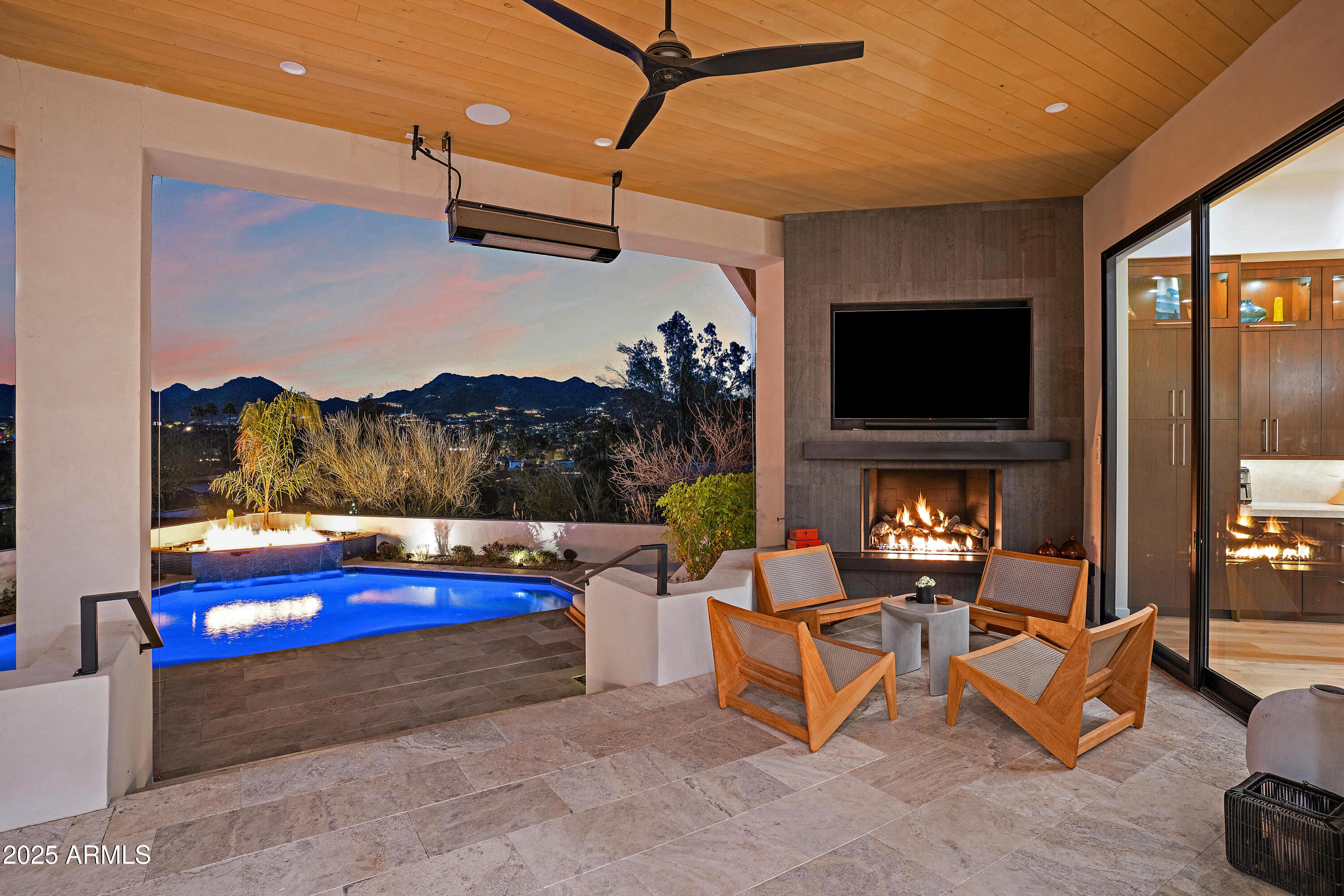 5724 N ECHO CANYON Drive