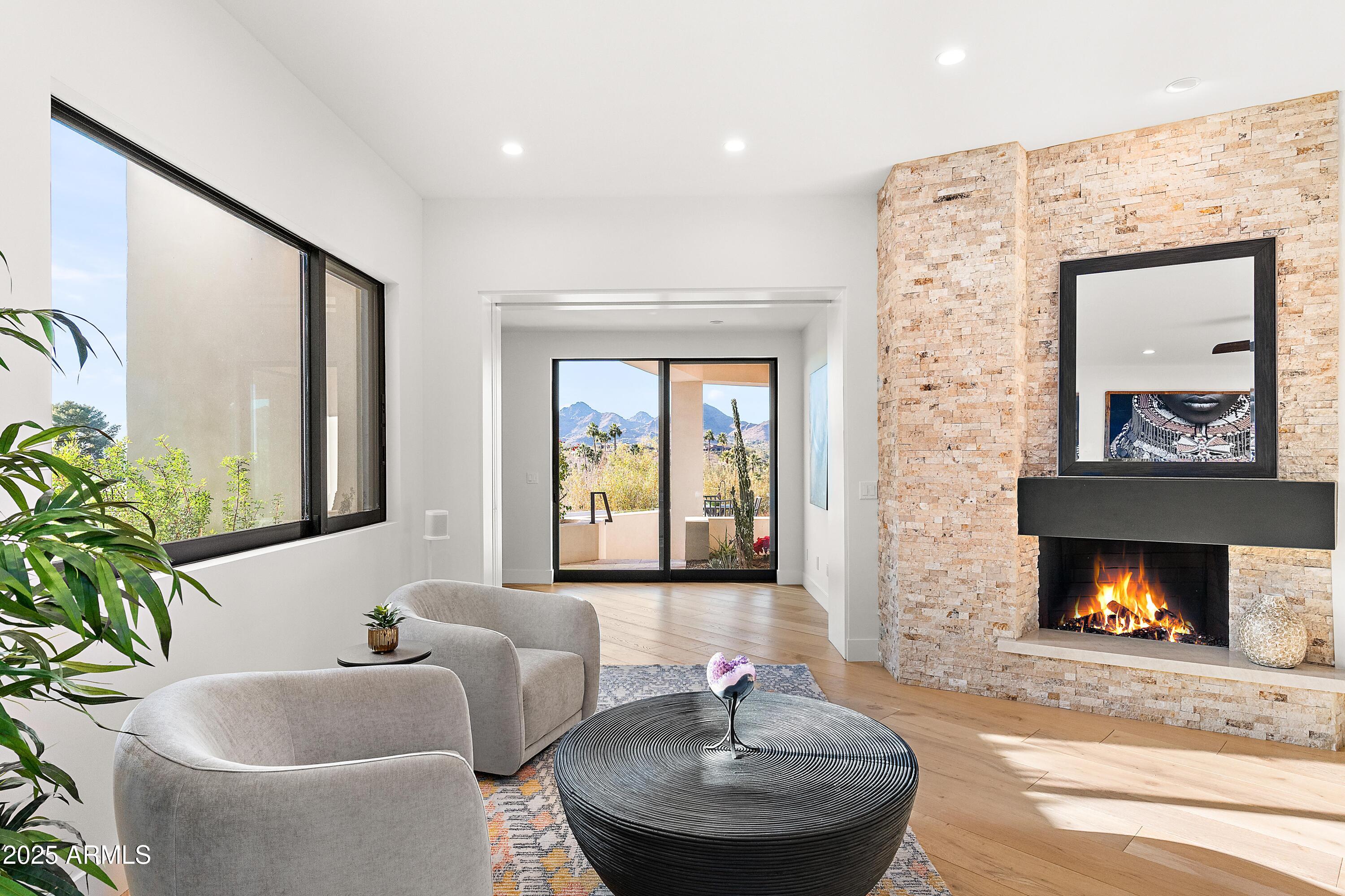 5724 N ECHO CANYON Drive