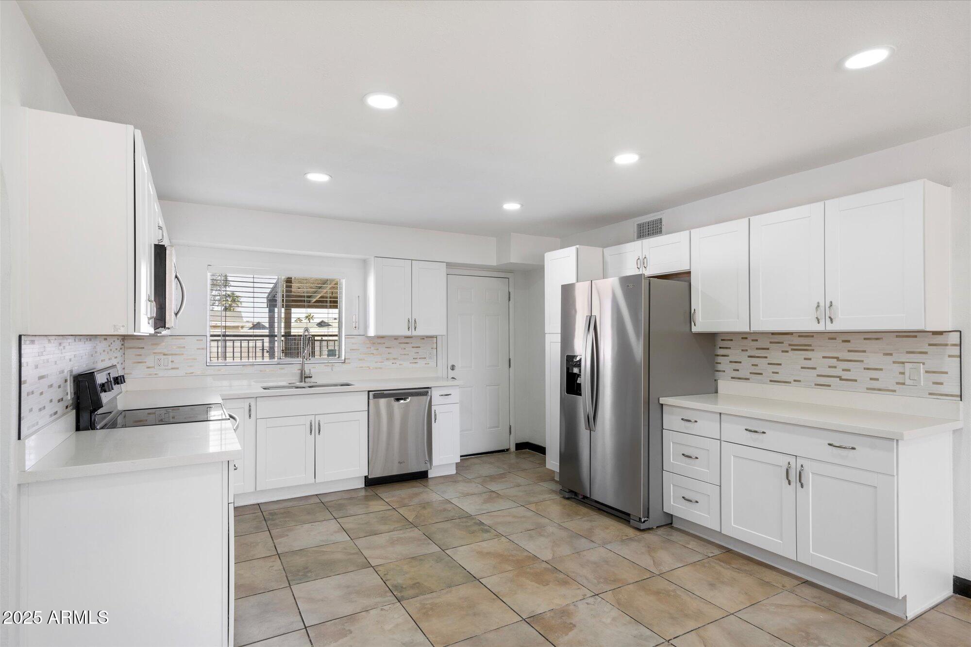 2215 N 58TH Drive