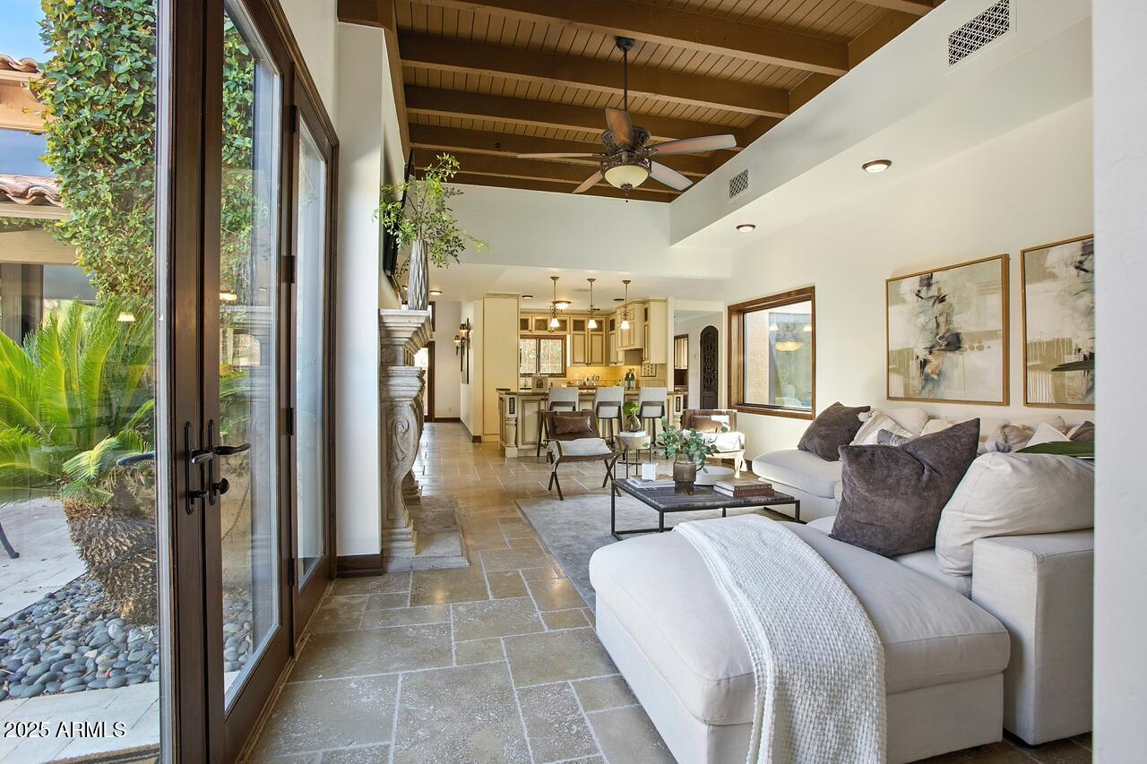 4448 E CAMELBACK Road # 16