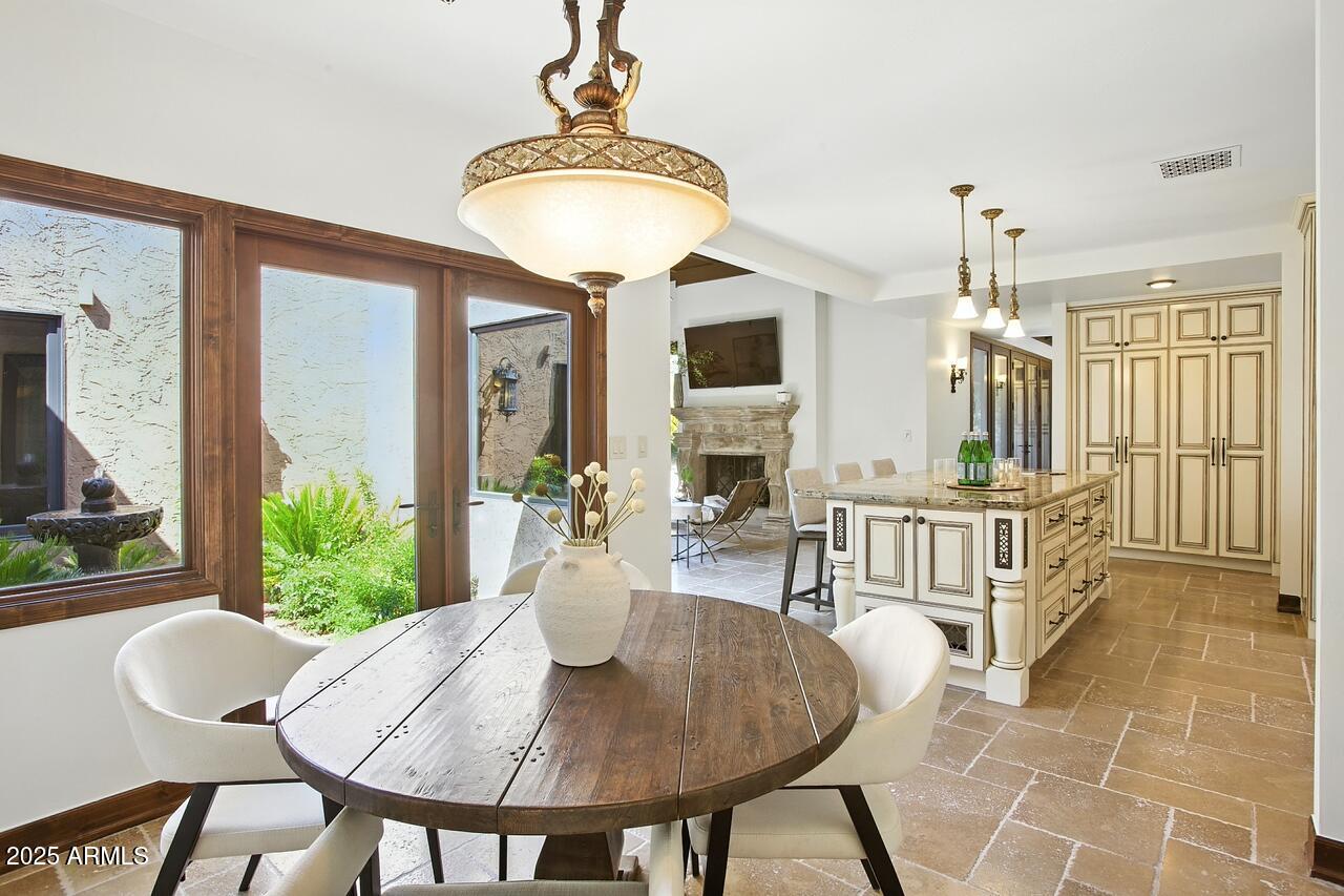 4448 E CAMELBACK Road # 16