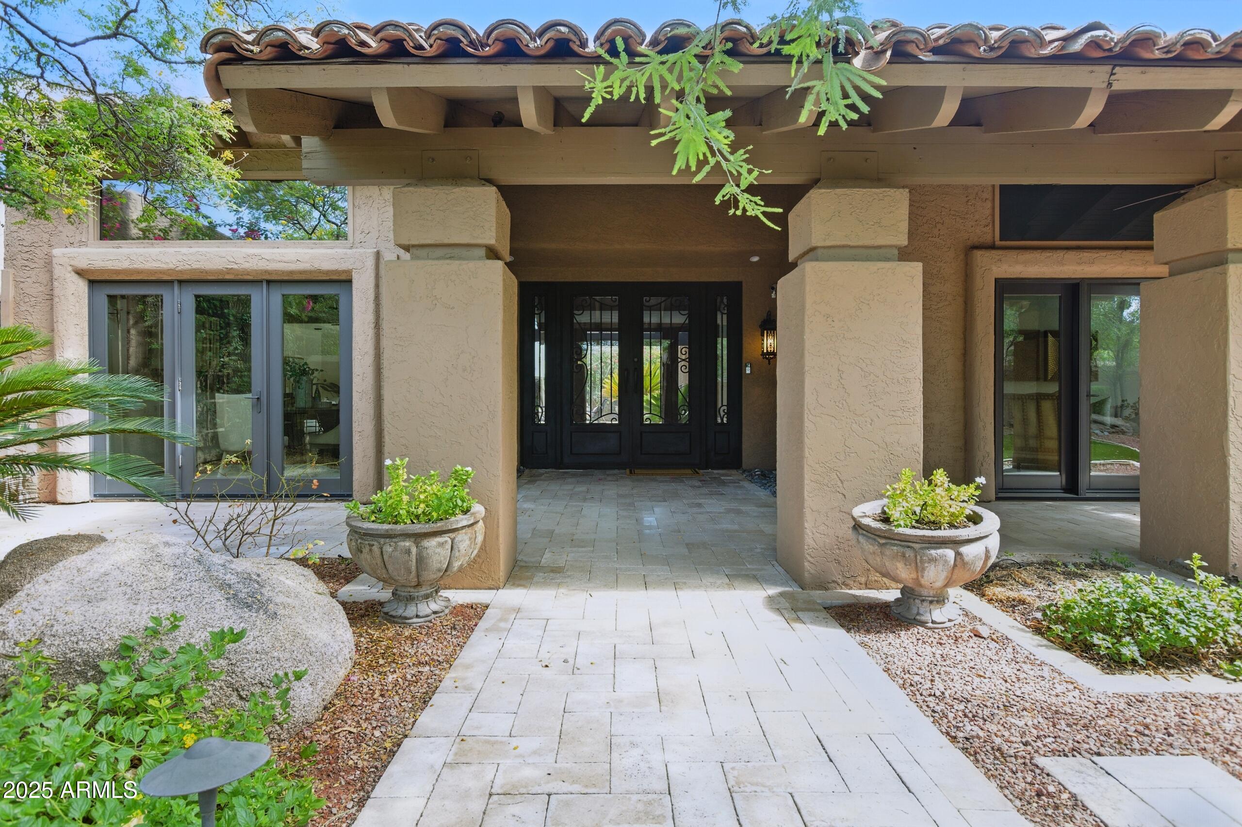 4448 E CAMELBACK Road # 16