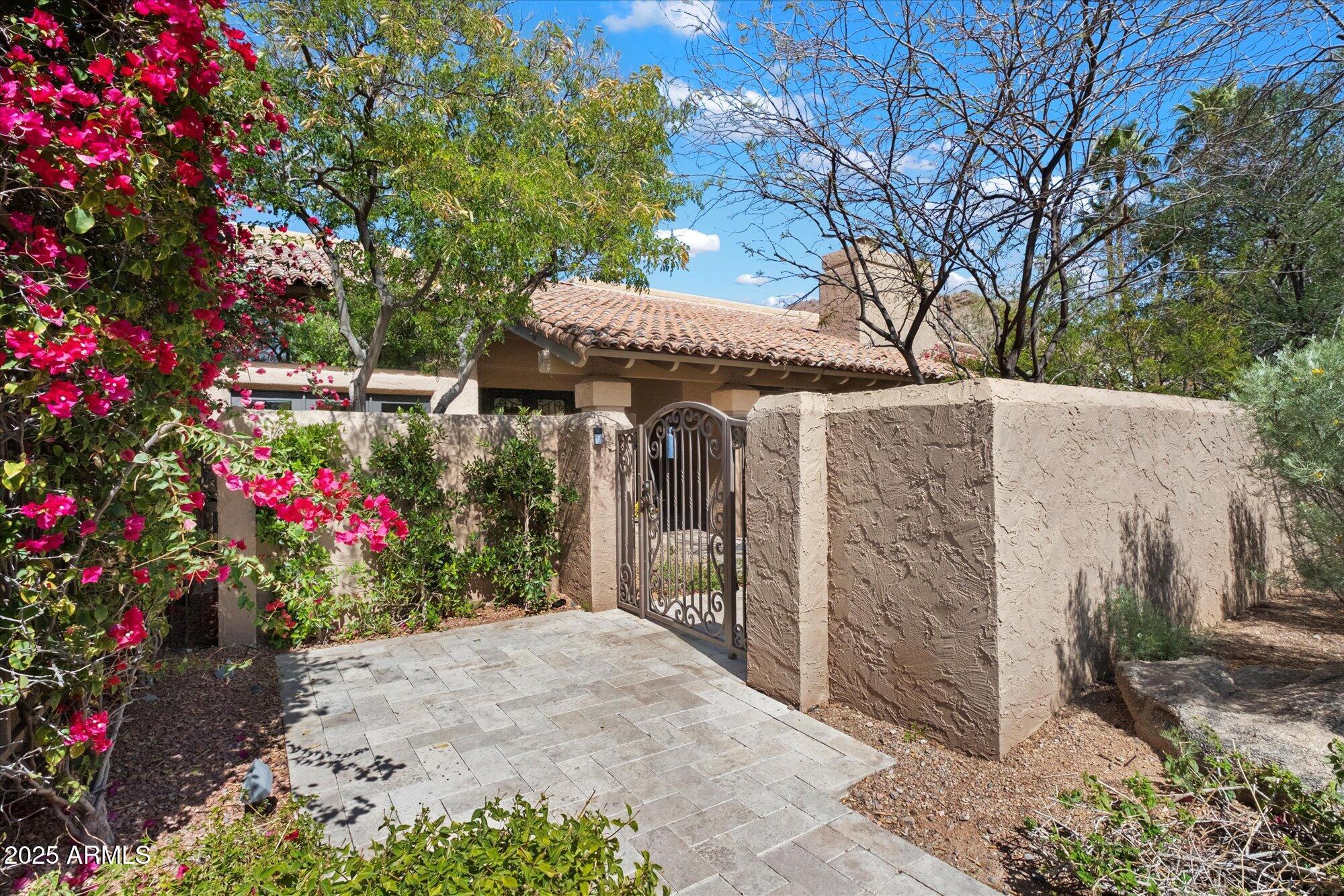 4448 E CAMELBACK Road # 16
