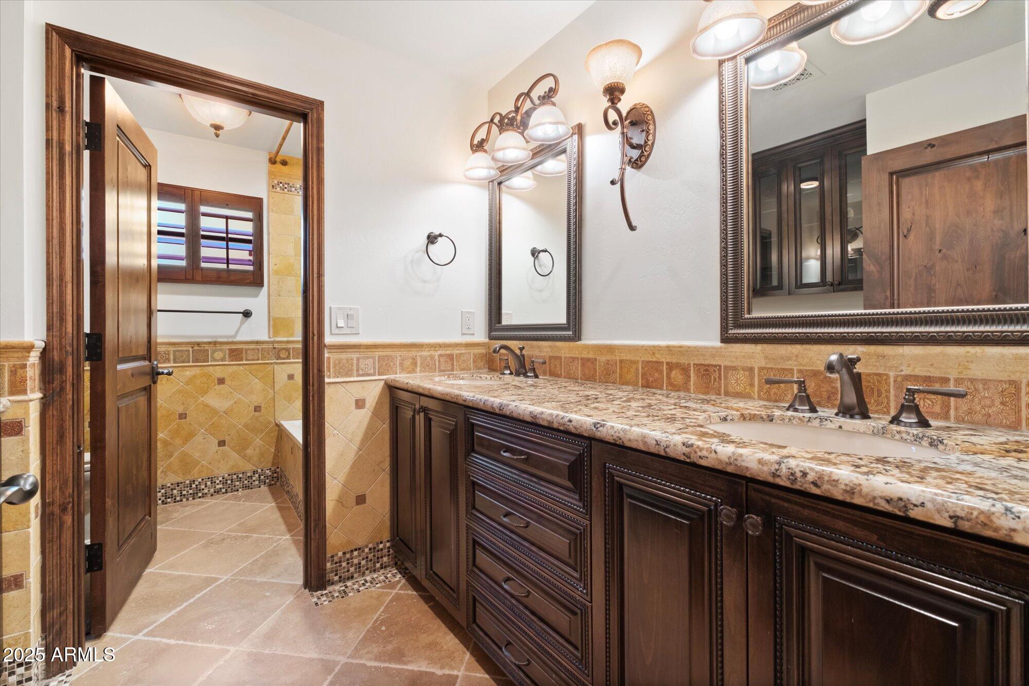 4448 E CAMELBACK Road # 16