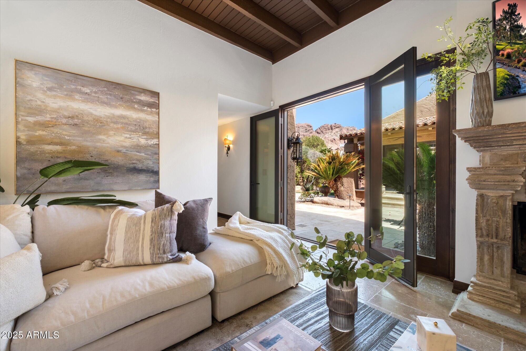 4448 E CAMELBACK Road # 16